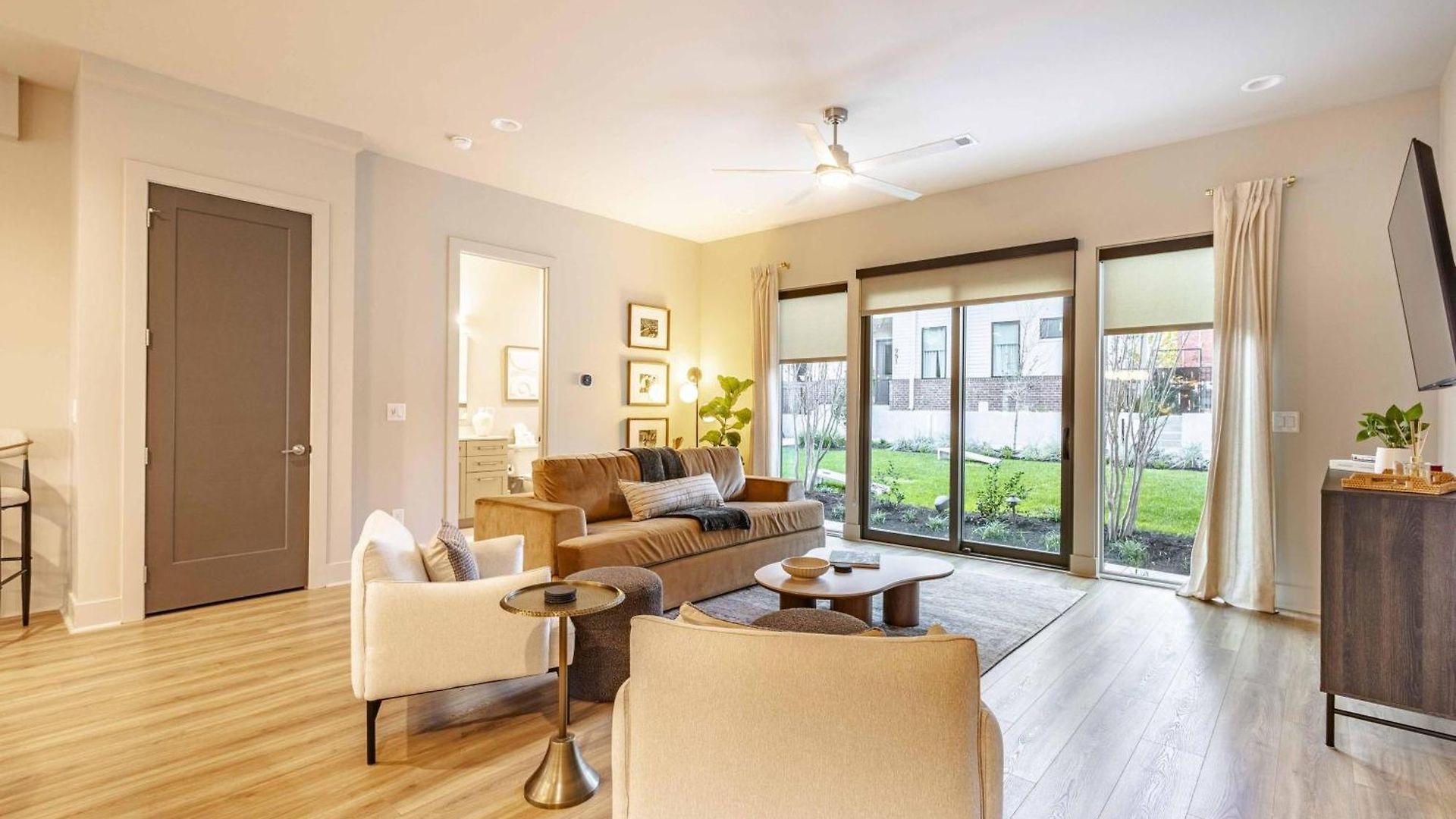 Pool, Gym & Sauna | Fully Gated & Pet-friendly * Nashville