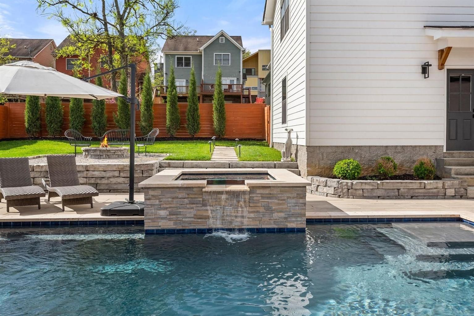 The Blue Note - Luxe Outdoor Retreat & Pool - Close To Downtown Holiday home *