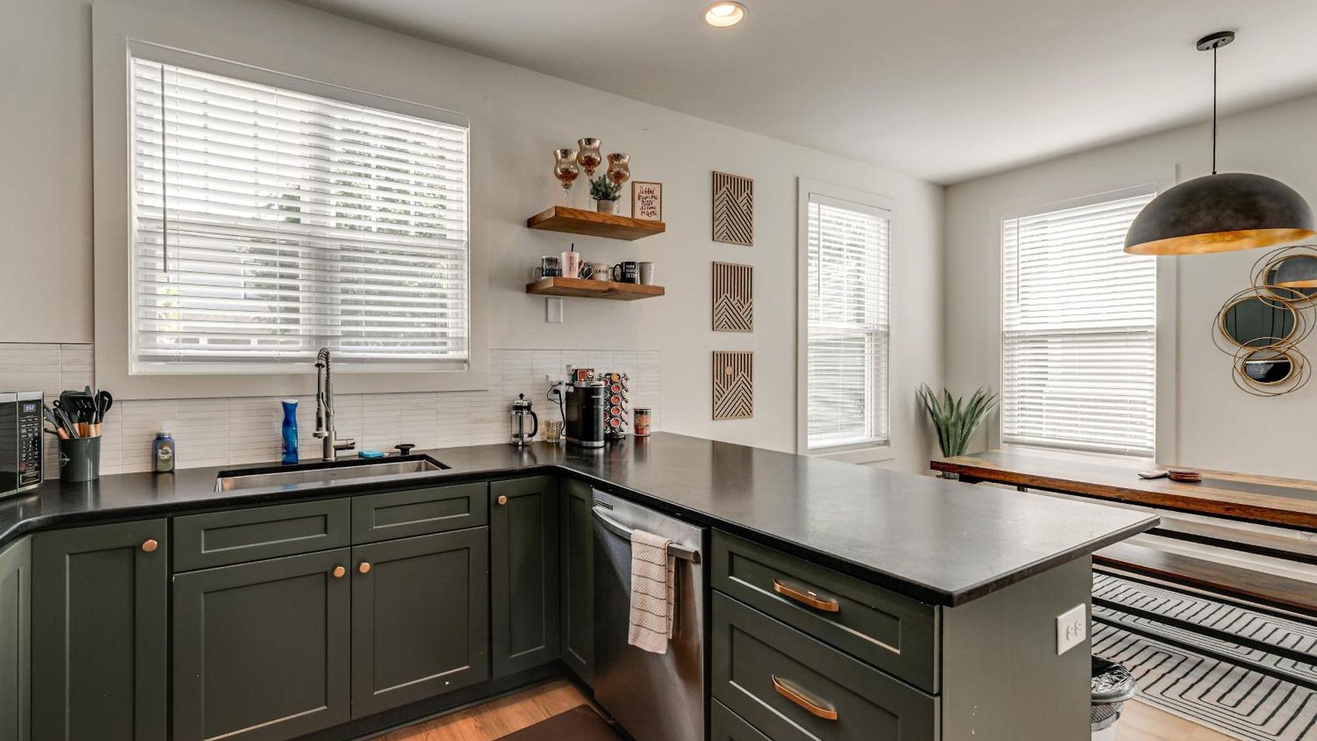 Holiday home 4 Mi To Broadway: Chic Townhome W/ Office!