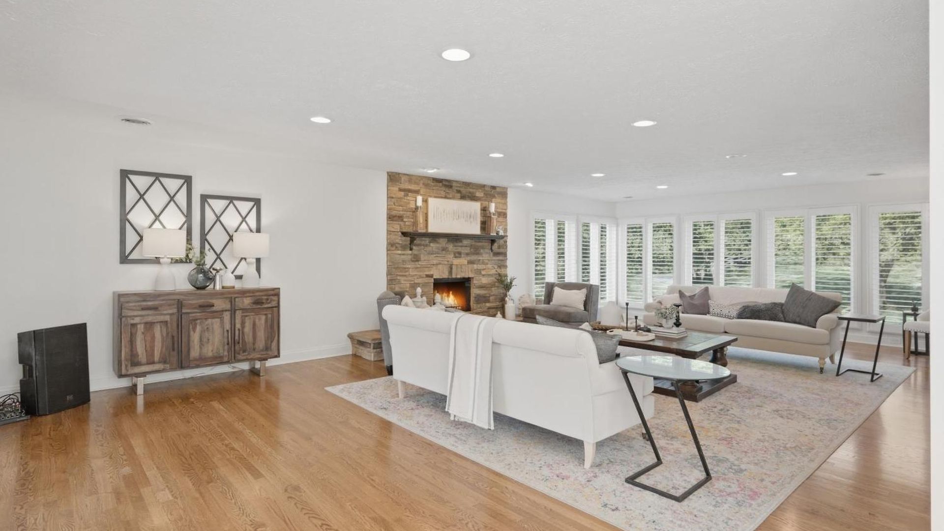 Unwind By The Fireplace In North Holiday home Nashville