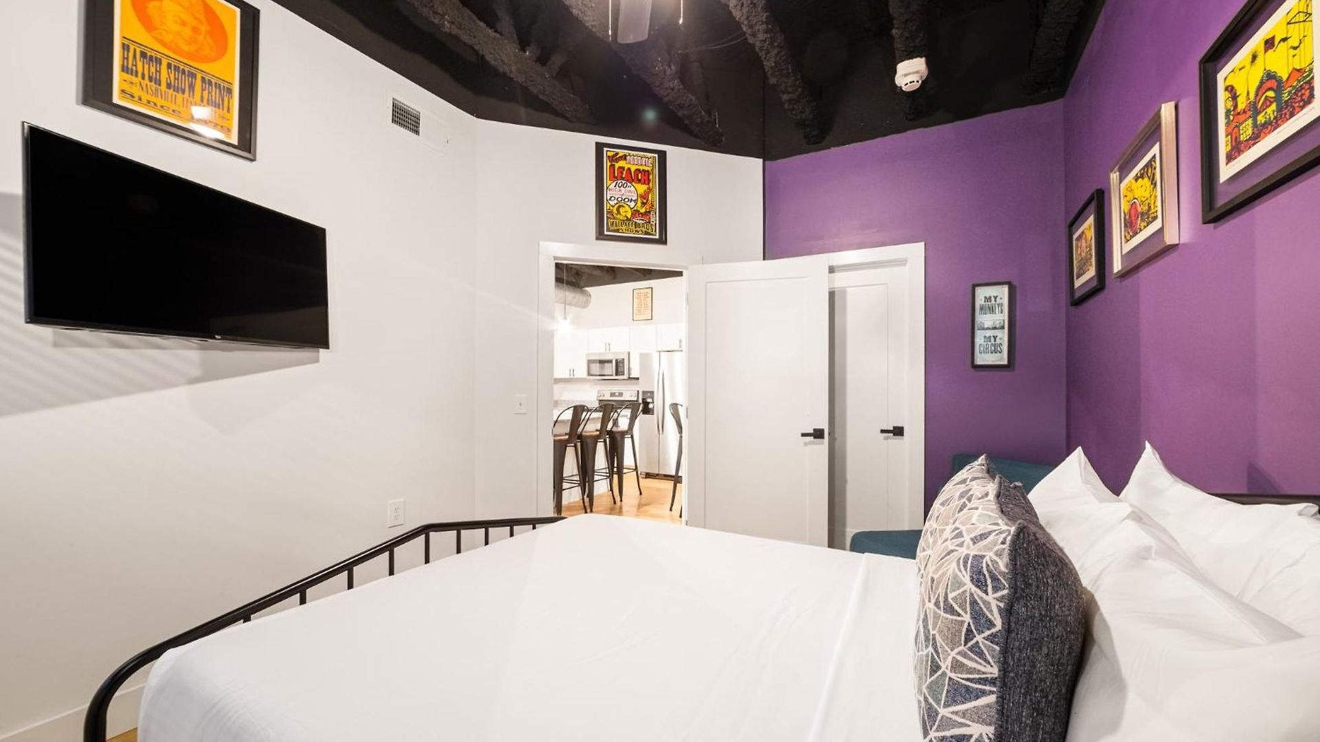 Great Location Short Drive To Downtown Holiday home