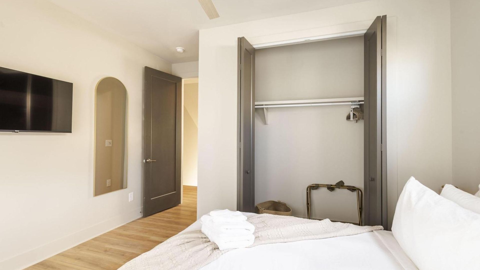 Wellness Retreat | Sauna, Cold Plunge, Heated Pool *