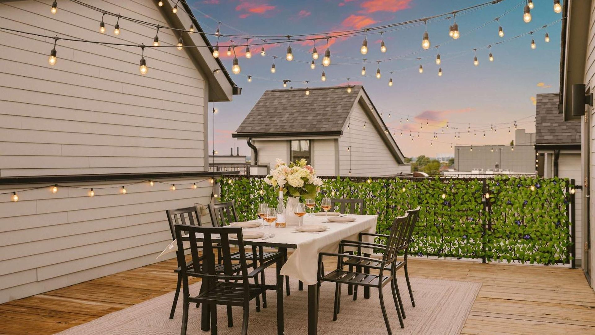 Holiday home The Velvet Spur - Rooftop Retreat Near Germantown