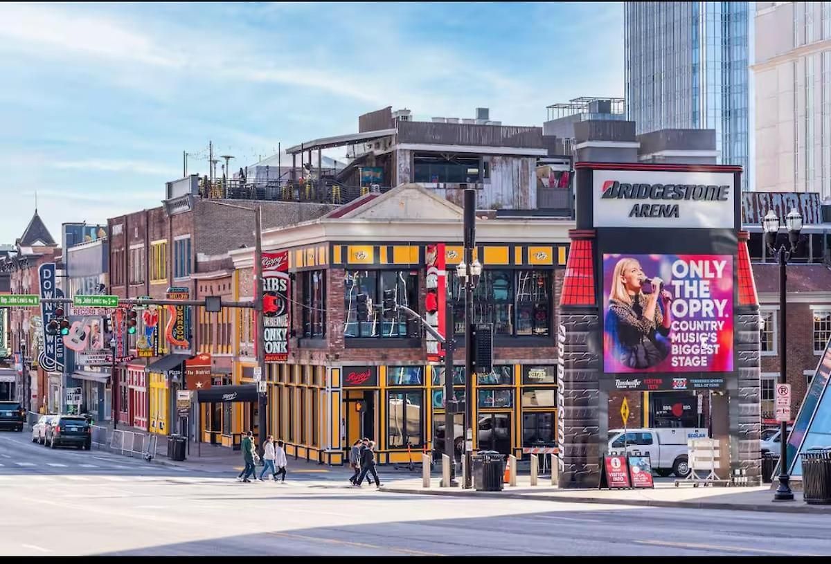 Old School Cool 3br Minutes To Downtown Nashville