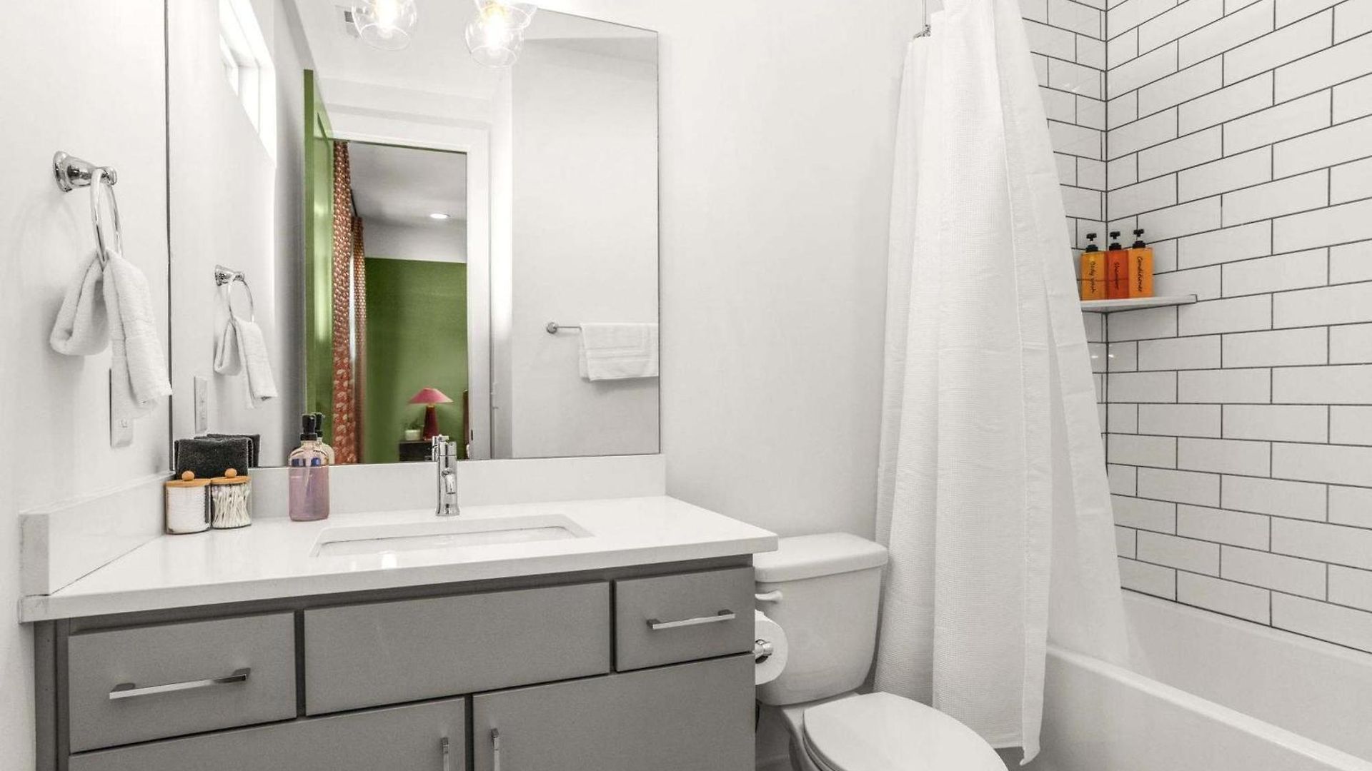 2 Units Sleeps 24 Nashville's Location *