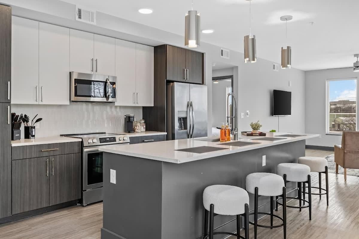Holiday home Luxe 2br W Views Near Broadway & Music Row