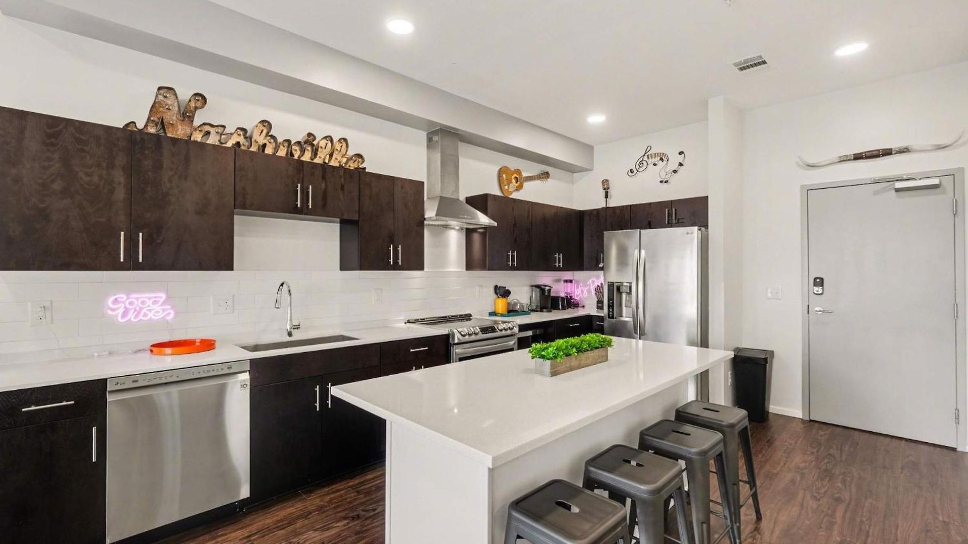 Trendy For 4 W Shared Pool Near The Gulch Holiday home Nashville