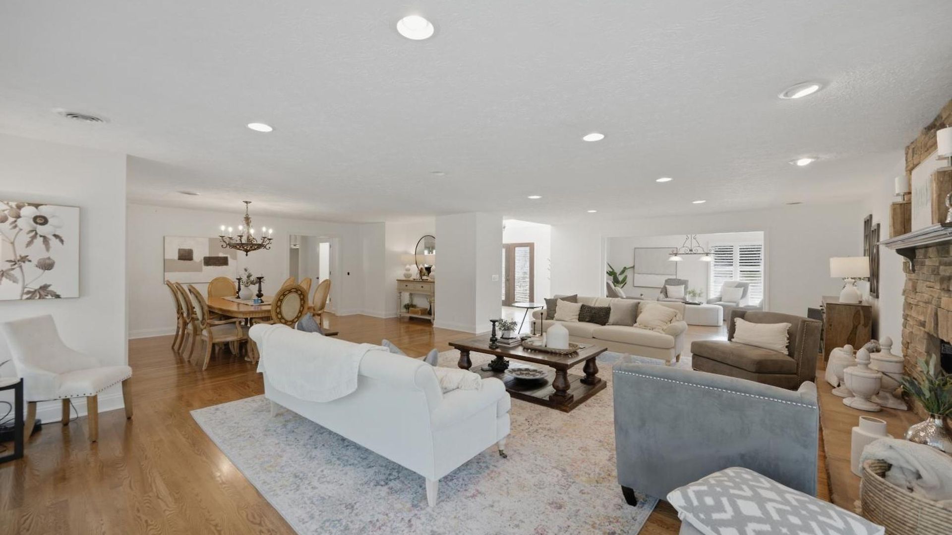 Unwind By The Fireplace In North Holiday home *