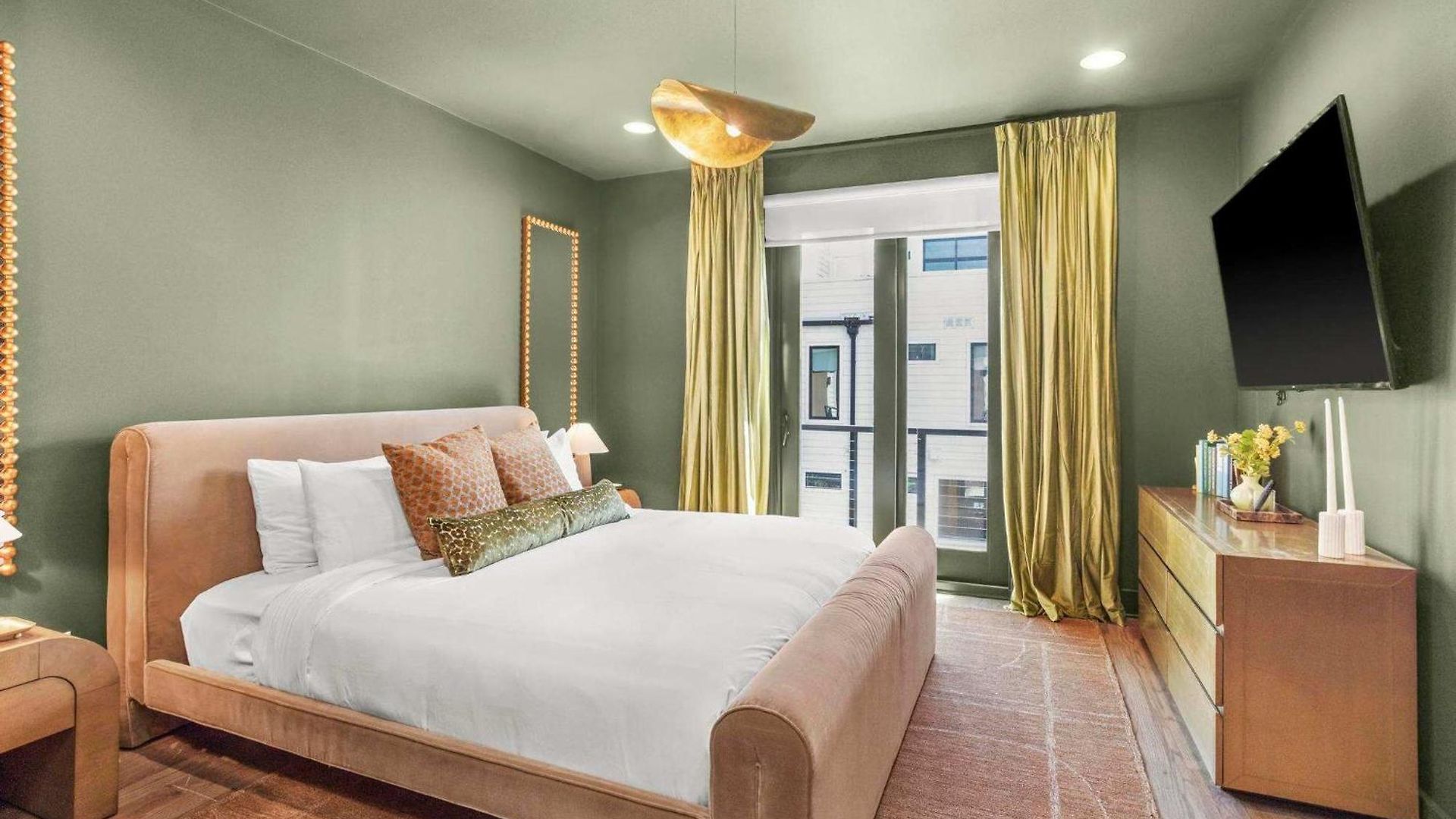 2 Units Sleeps 24 Nashville's Location Holiday home Nashville
