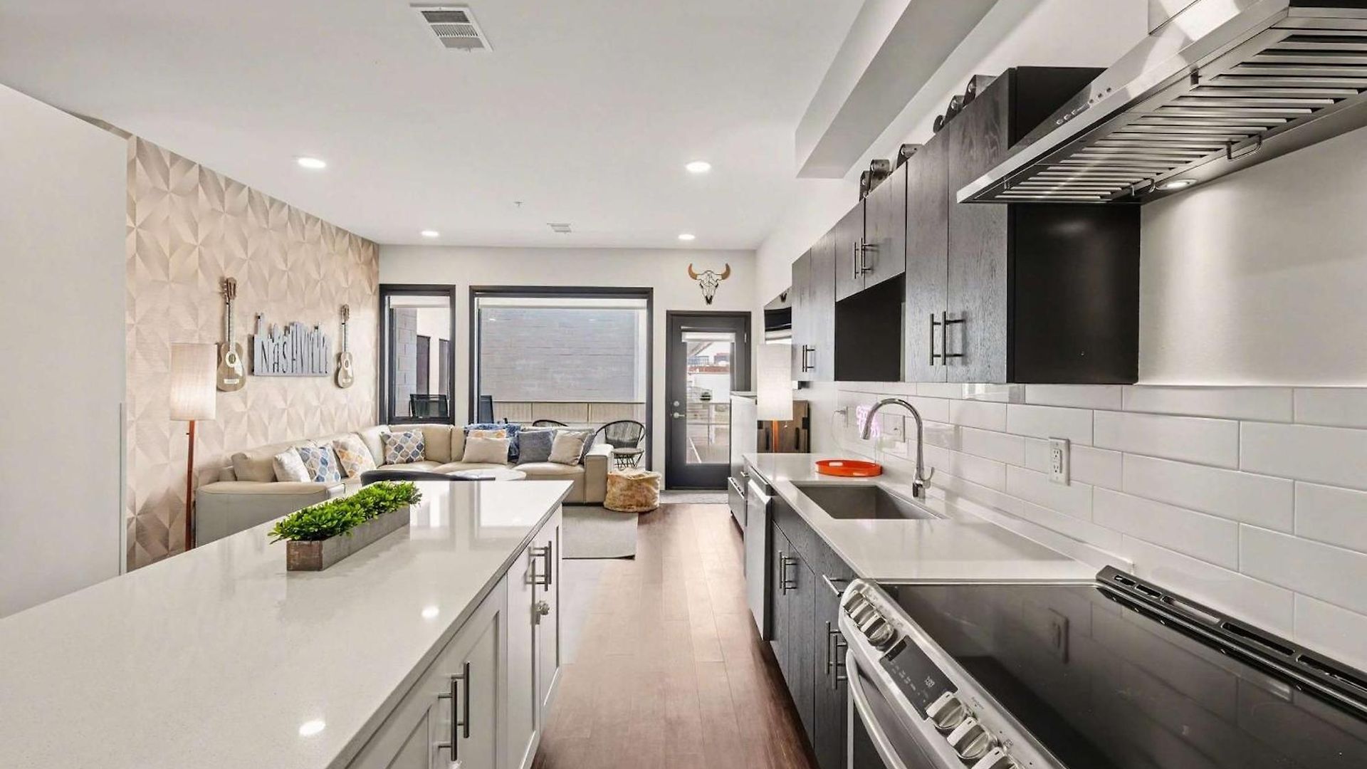 Holiday home Trendy For 4 W Shared Pool Near The Gulch Nashville