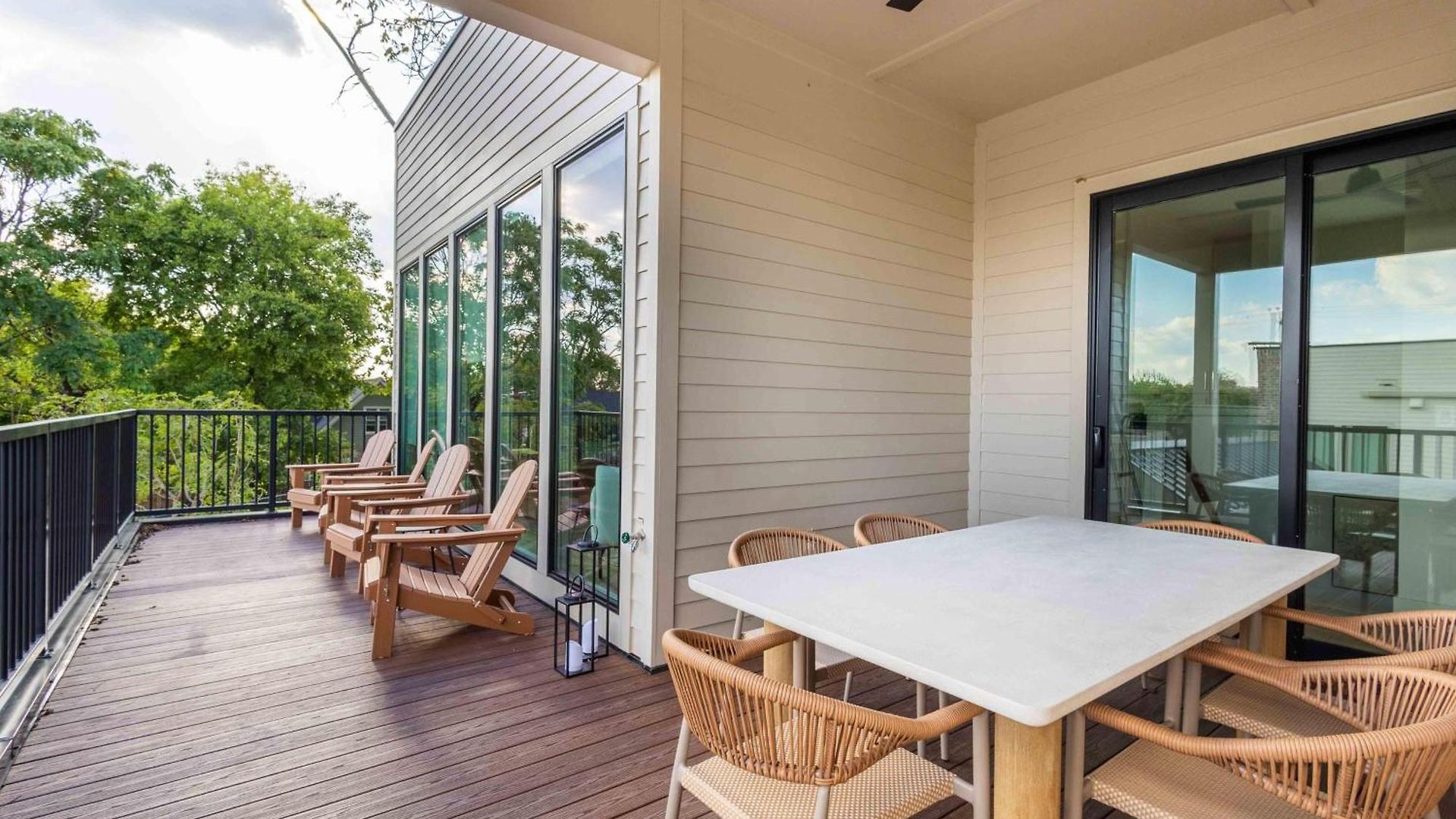 Modern Comfort | Pool, Fitness & Firepit *
