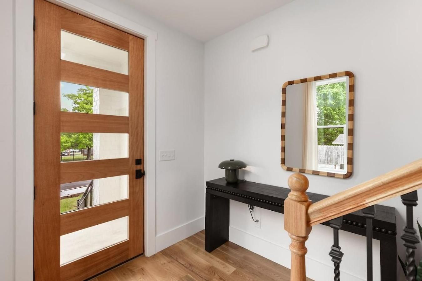 12 South With Rooftop Sauna, Wet Bar, And Two Car Garage Holiday home Nashville