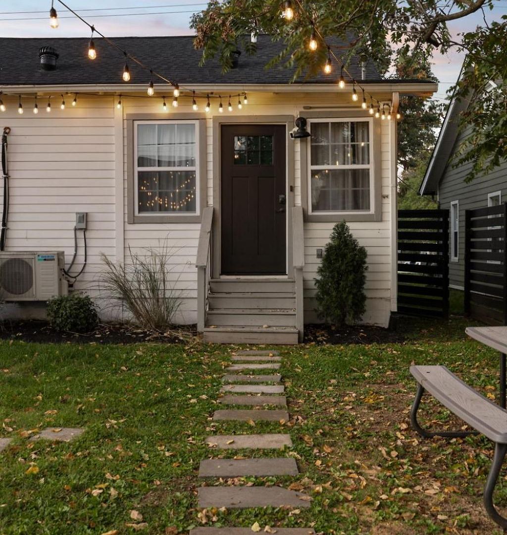 Holiday home Speakeasy. East Nash. Hot Tub. Mins To Broadway Nashville