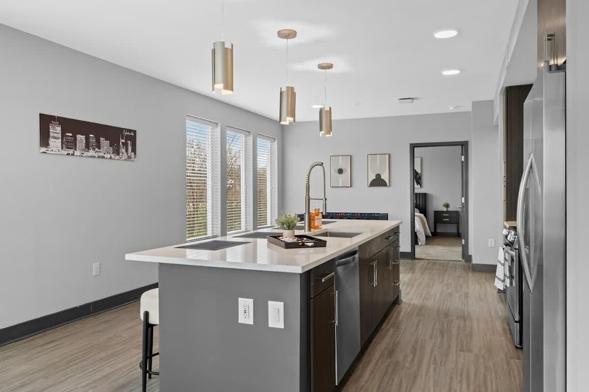 Holiday home Luxe 2br W Views Near Broadway & Music Row *