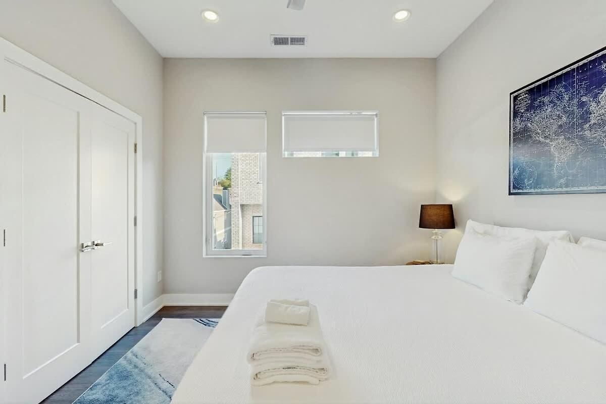 Downtown West End Retreat Near Broadway *