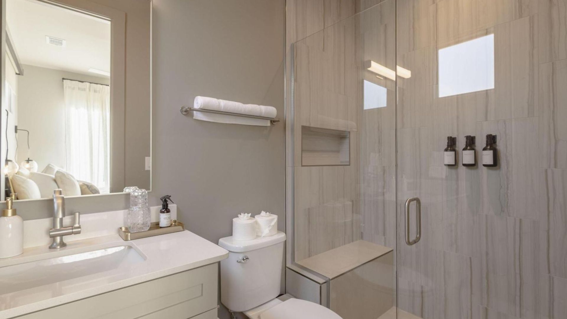 Wellness Retreat | Sauna, Cold Plunge, Heated Pool Holiday home