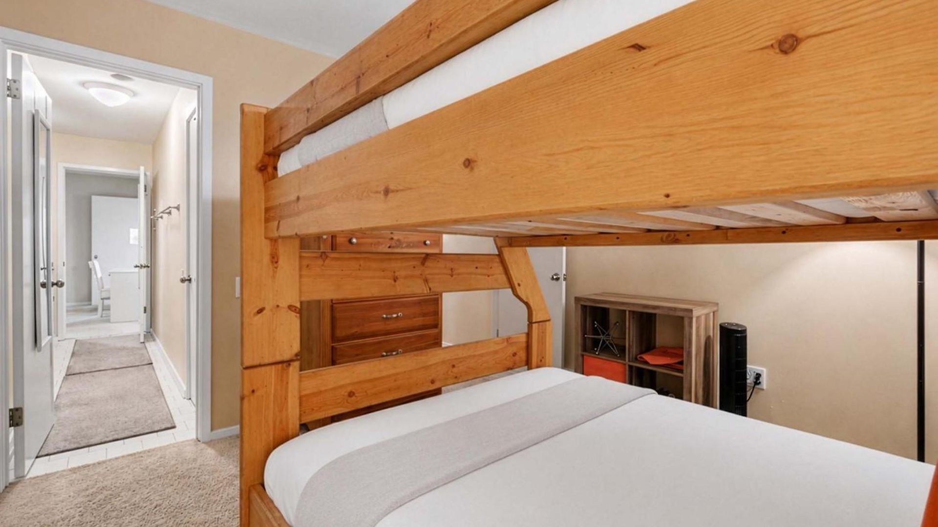 Holiday home Flow - Pool - River Views - Mins To Broadway