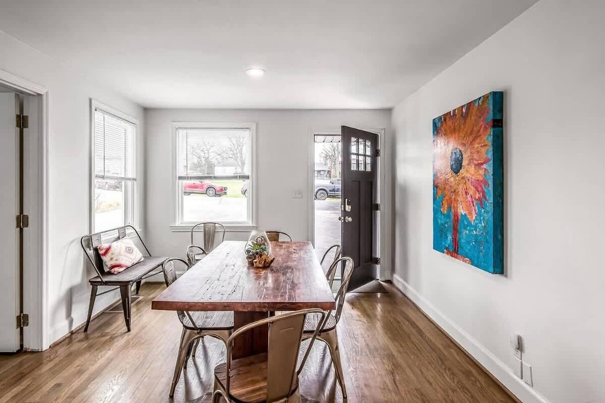 Charming Spacious - 10 Mins To Downtown