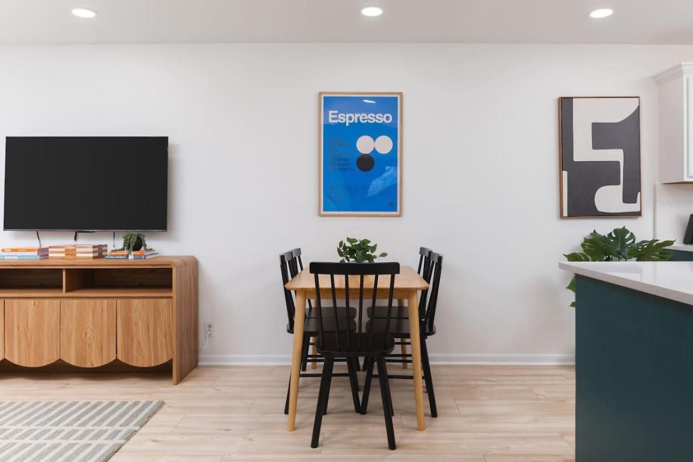 With Fenced In Yard And Firepit, Walk To Coffee And Food Holiday home Nashville