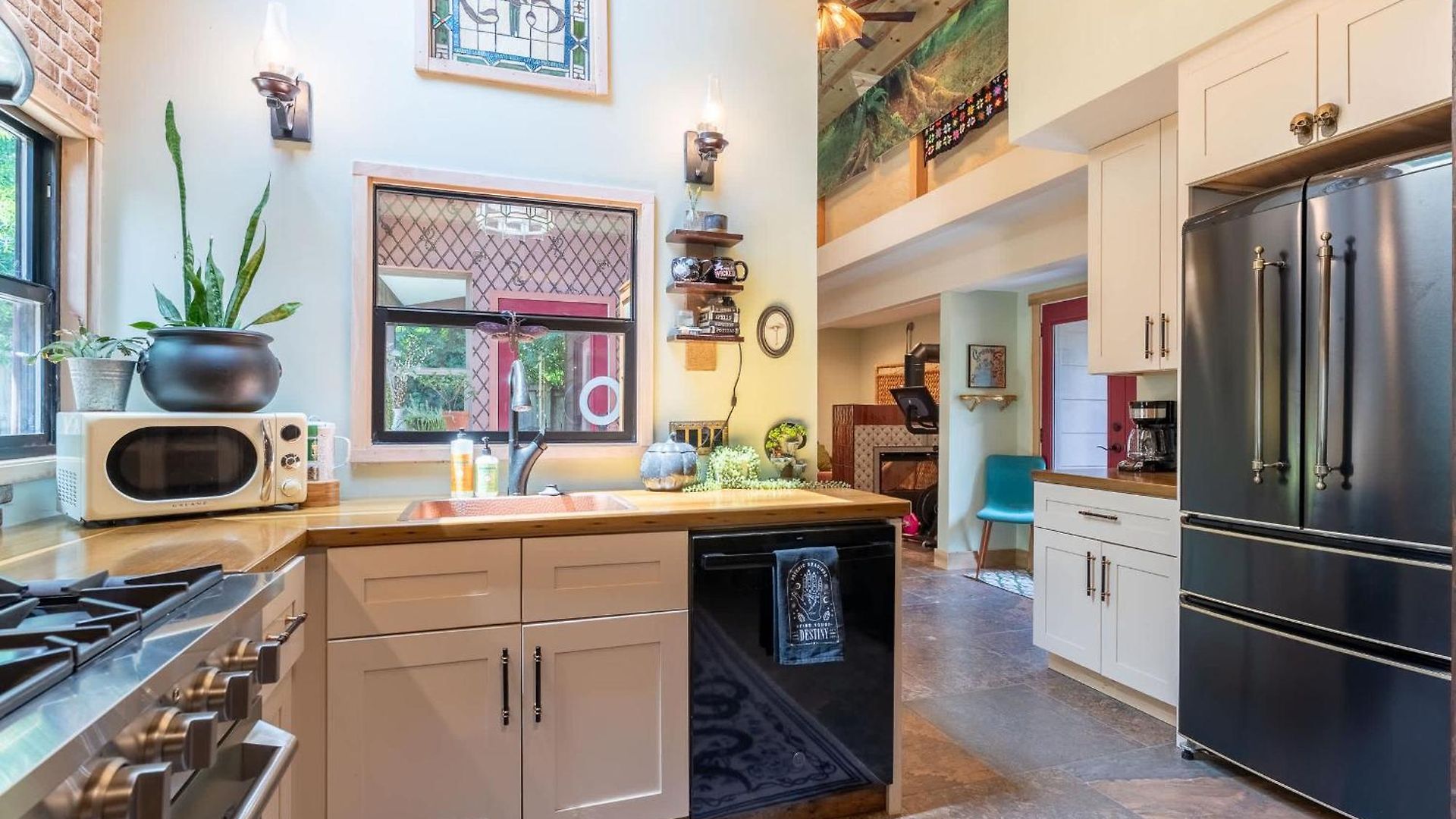The Magic Cottage- Artsy Escape With Hot Tub & Charm Holiday home *