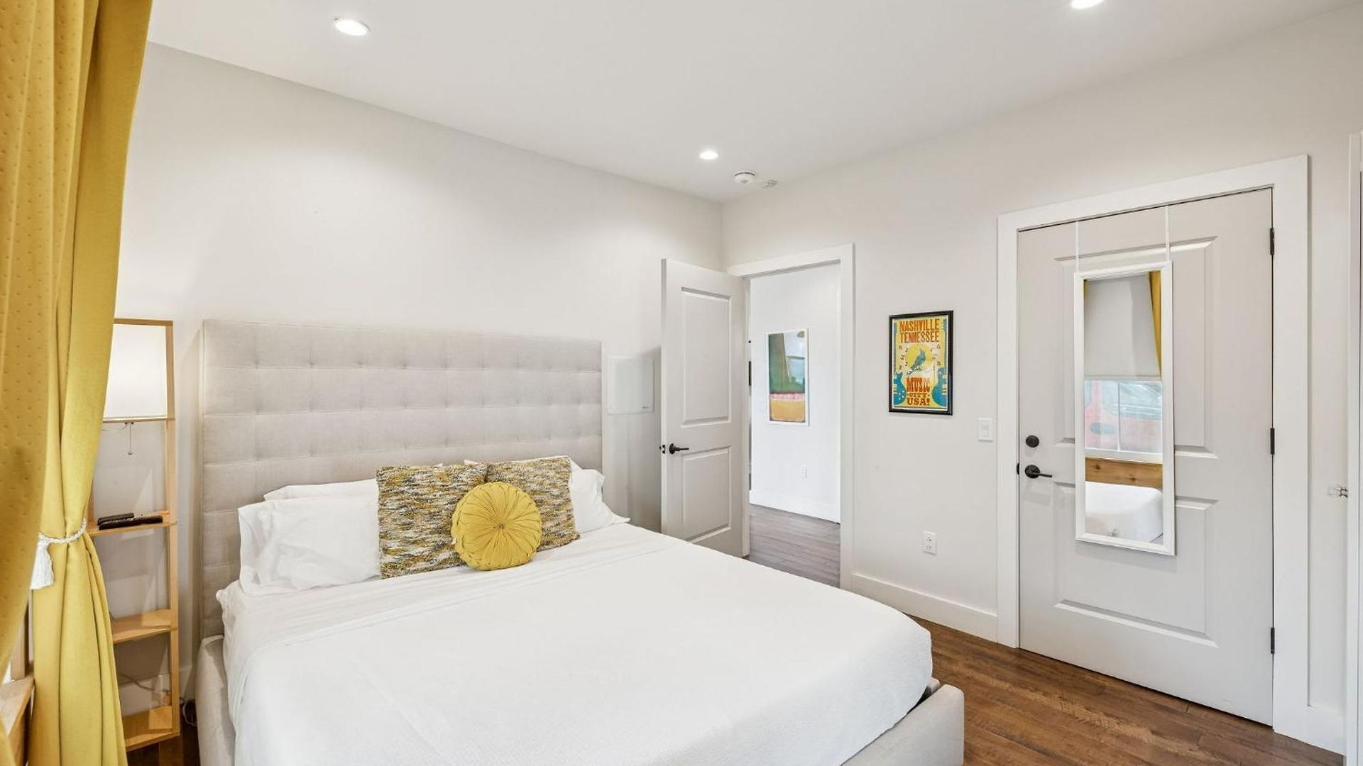 Luxury 2br Midtown Near Broadway & Pool