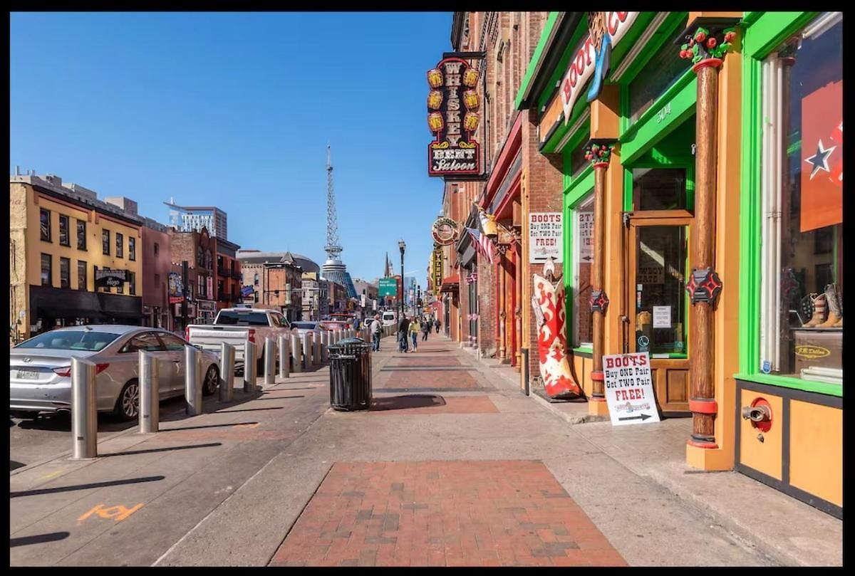 Old School Cool 3br Minutes To Downtown
