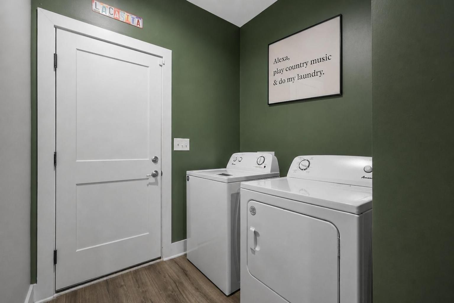 10 Mins To Broadway & Dt King Suites, Sleeps 12 Holiday home Nashville