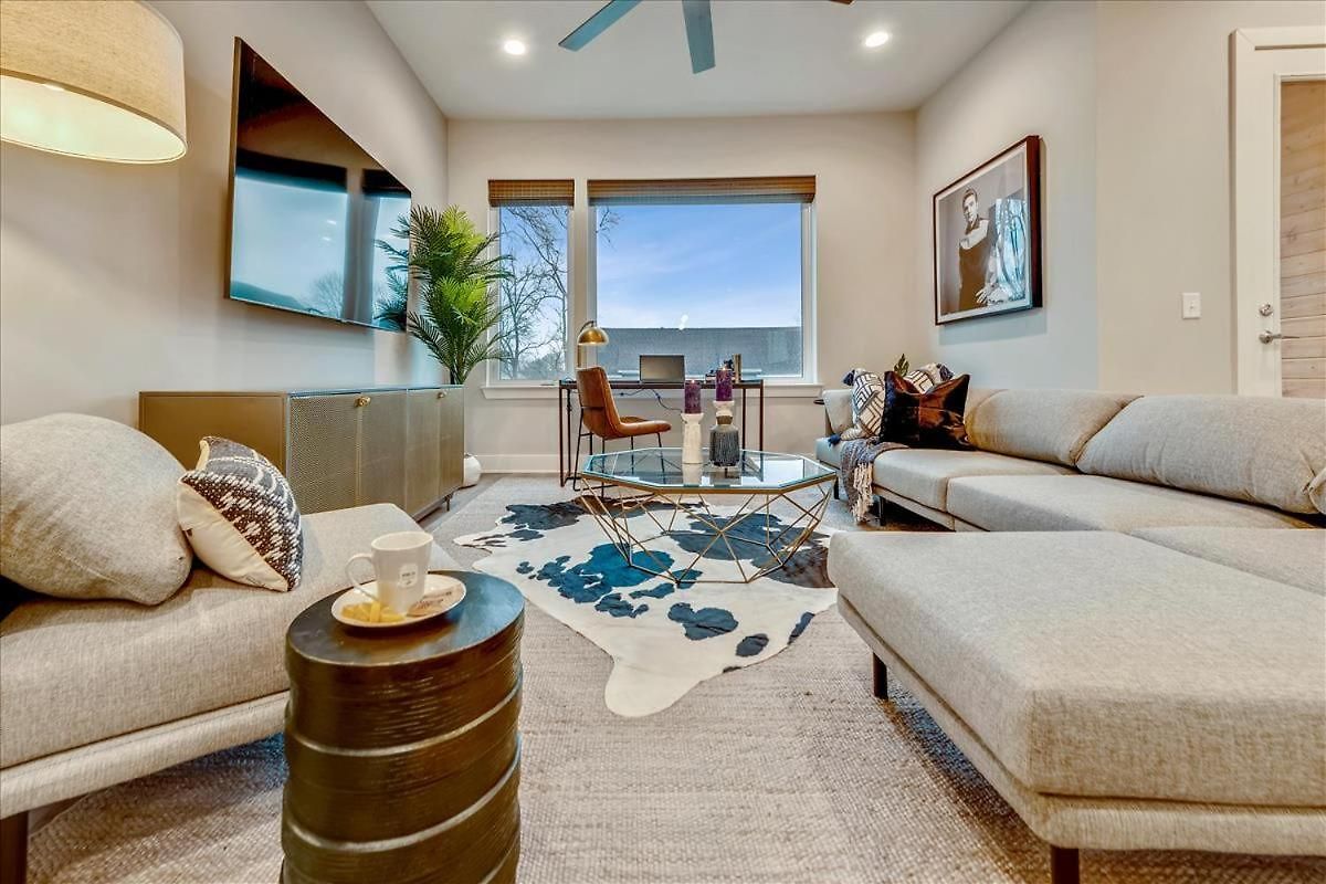 3 Townhomes Hot Tub & Rooftop Decks Holiday home