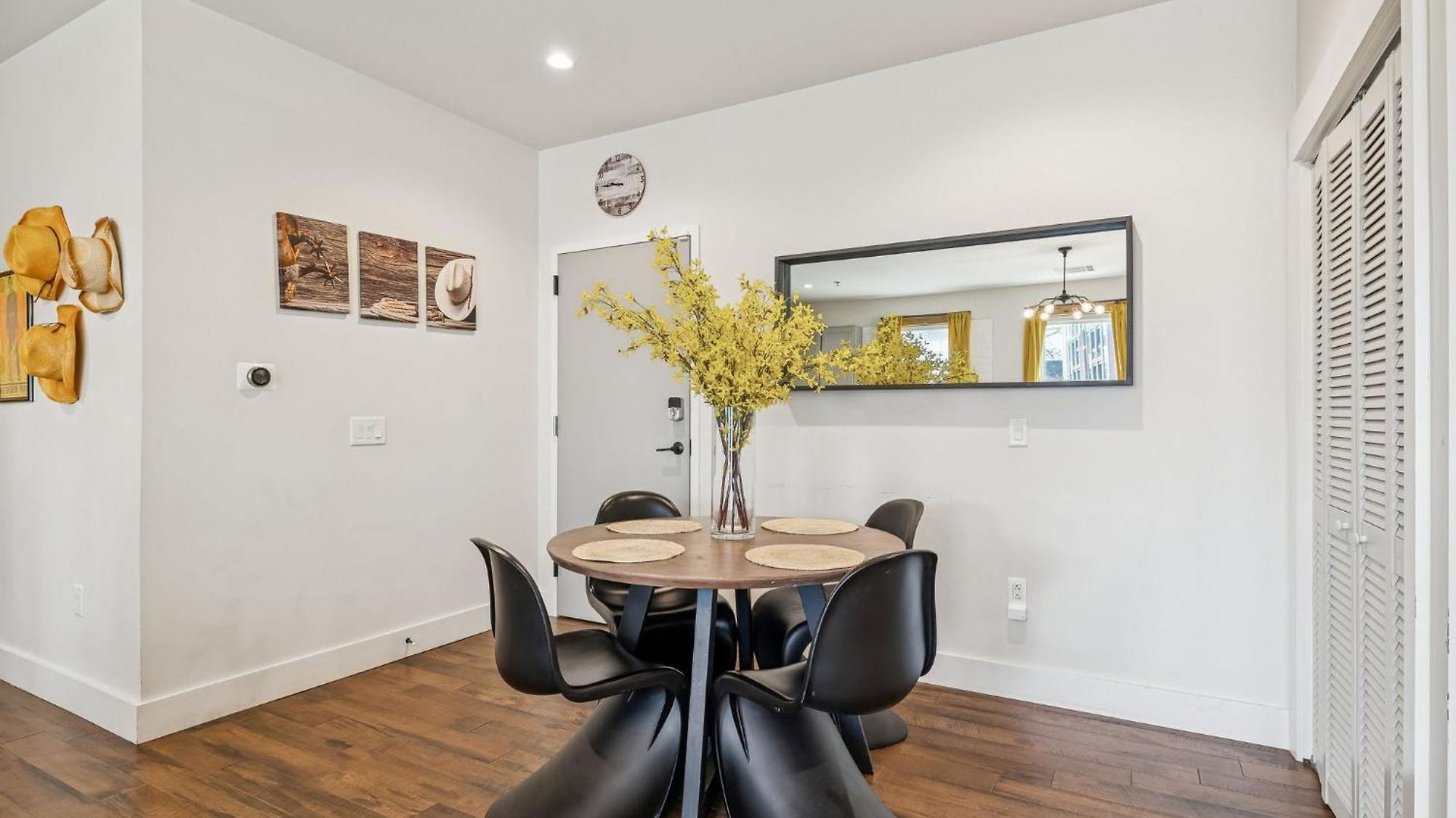 Luxury 2br Midtown Near Broadway & Pool Holiday home *