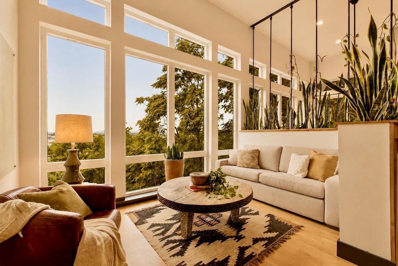 The Songwriter's Mansion Rooftop & Skyline Views