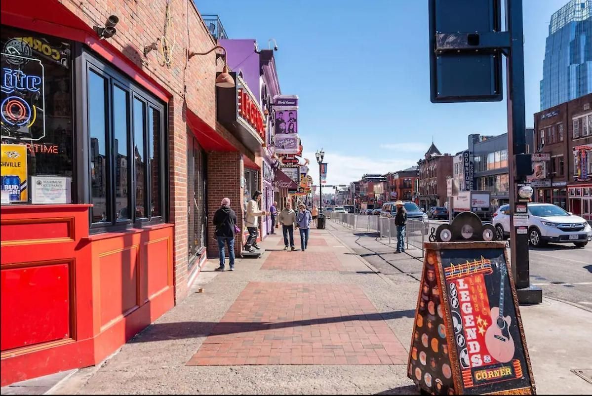 Old School Cool 3br Minutes To Downtown