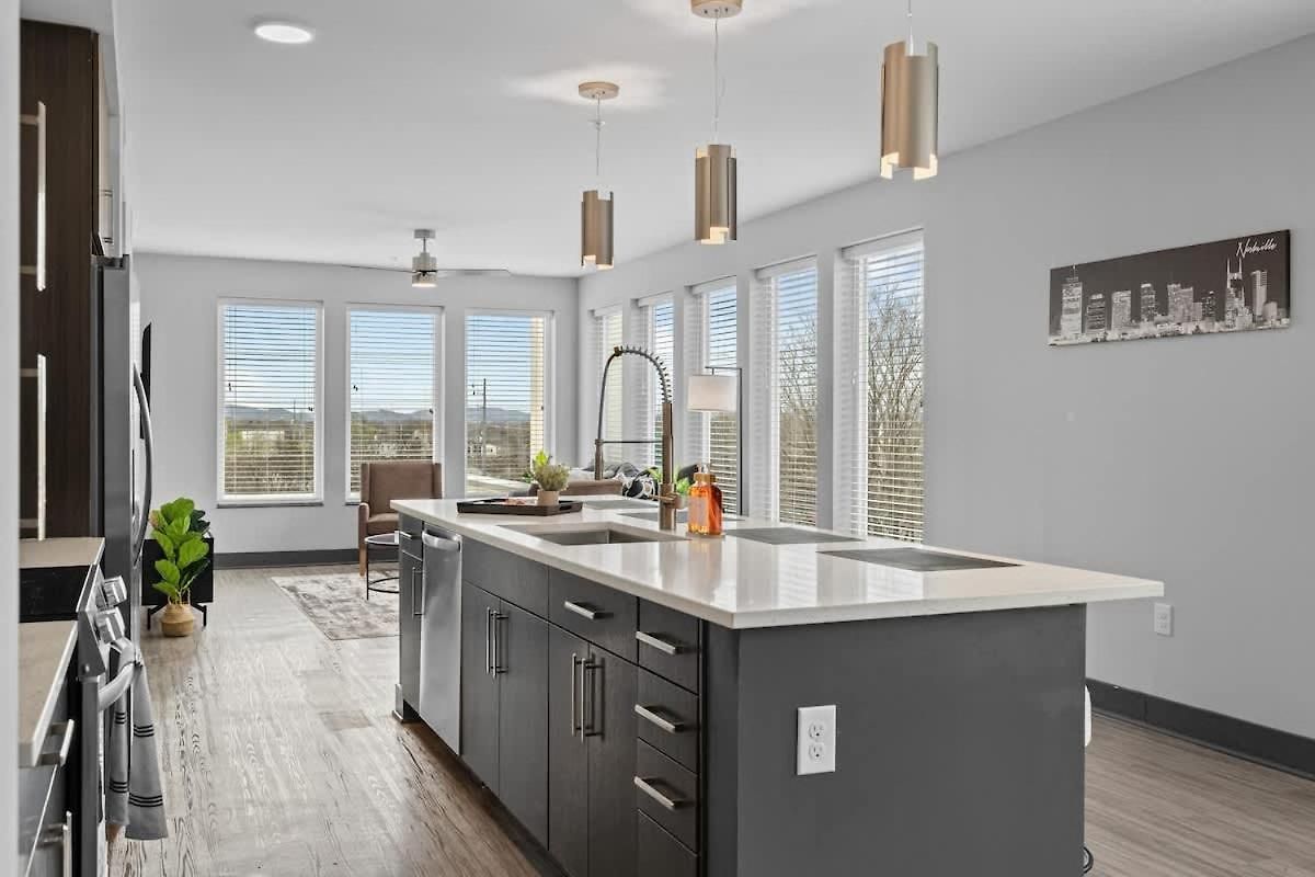 Luxe 2br W Views Near Broadway & Music Row Holiday home *