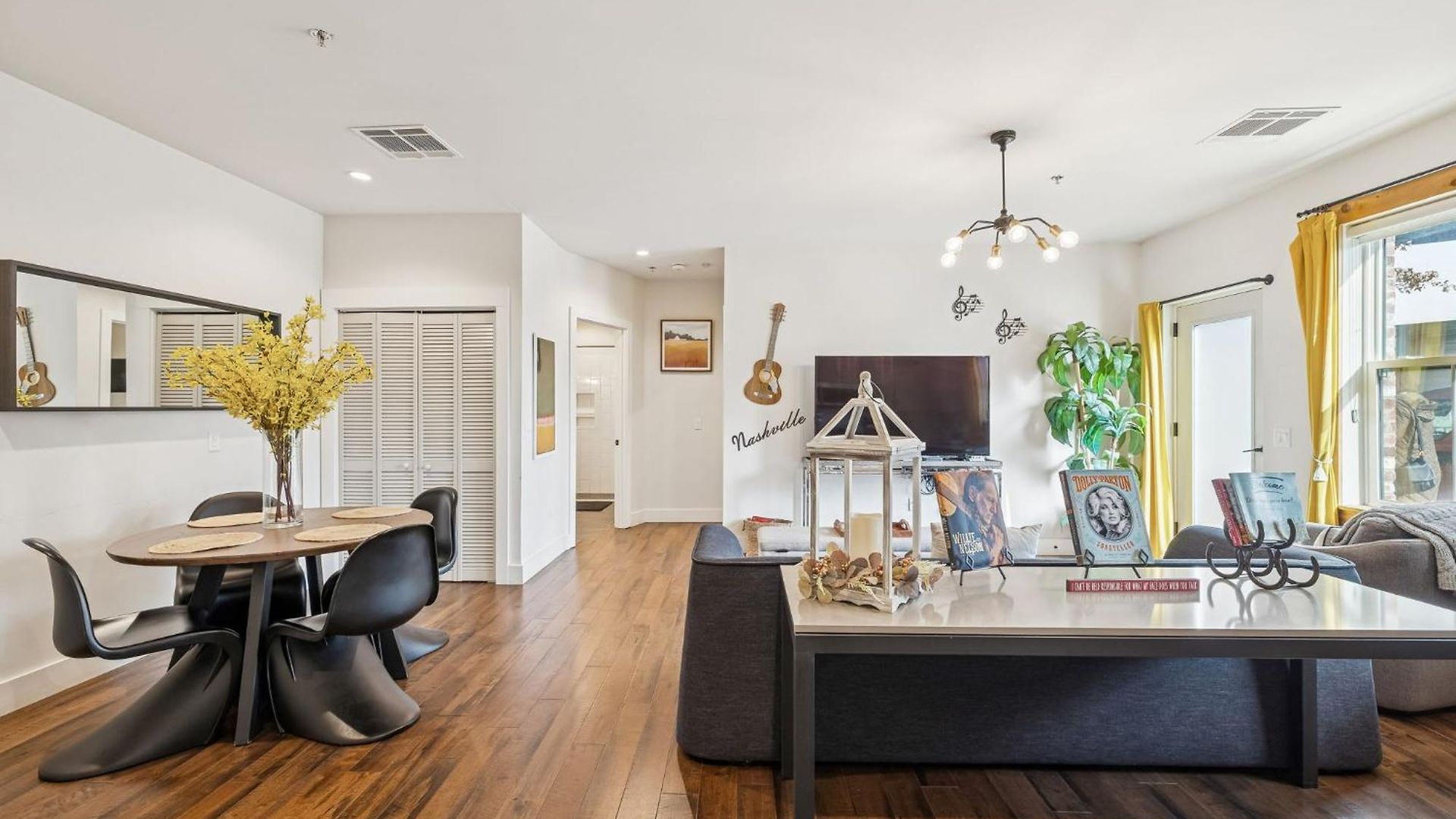 Luxury 2br Midtown Near Broadway & Pool Nashville