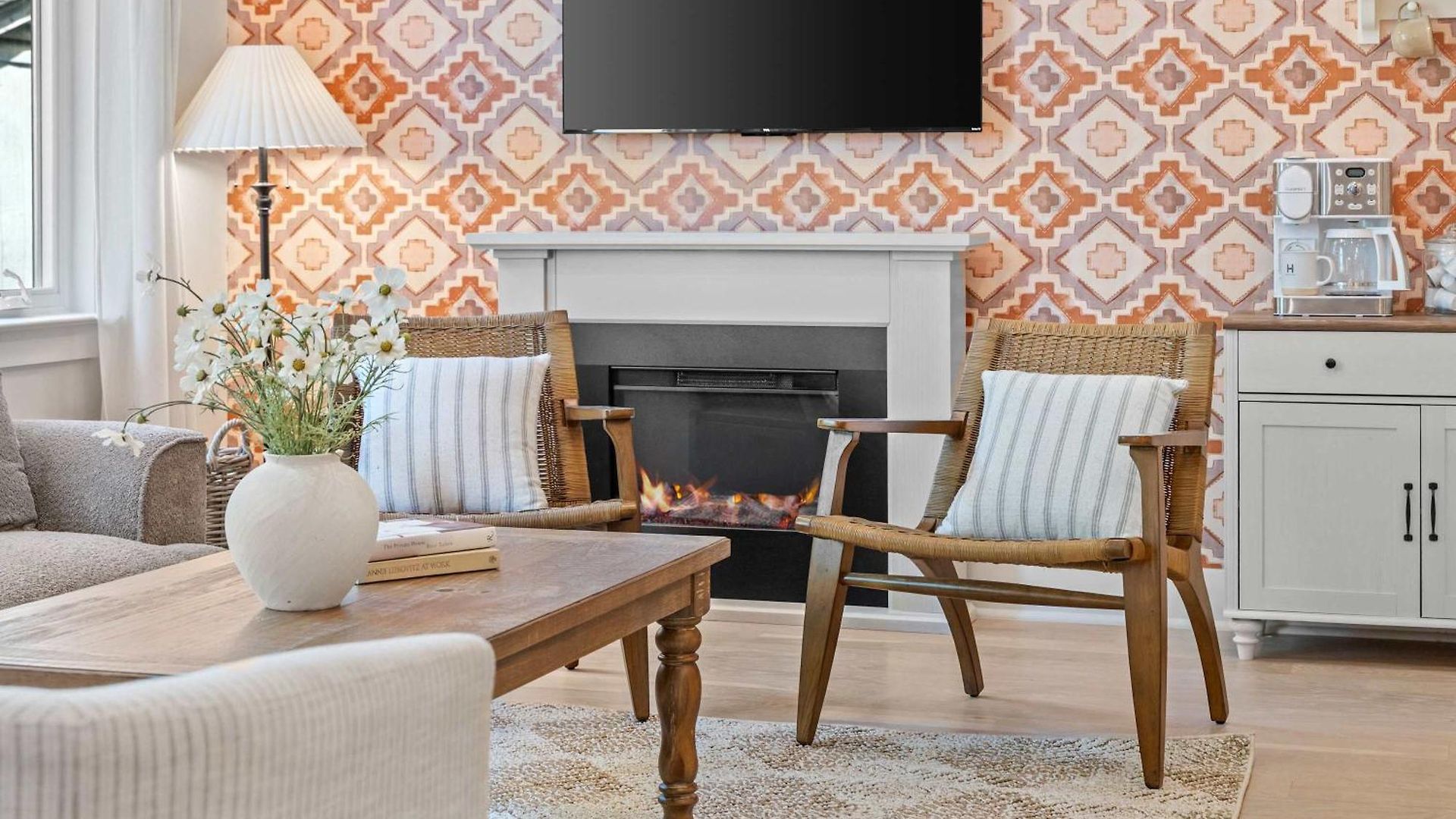 The Velvet Spur - Rooftop Retreat Near Germantown *