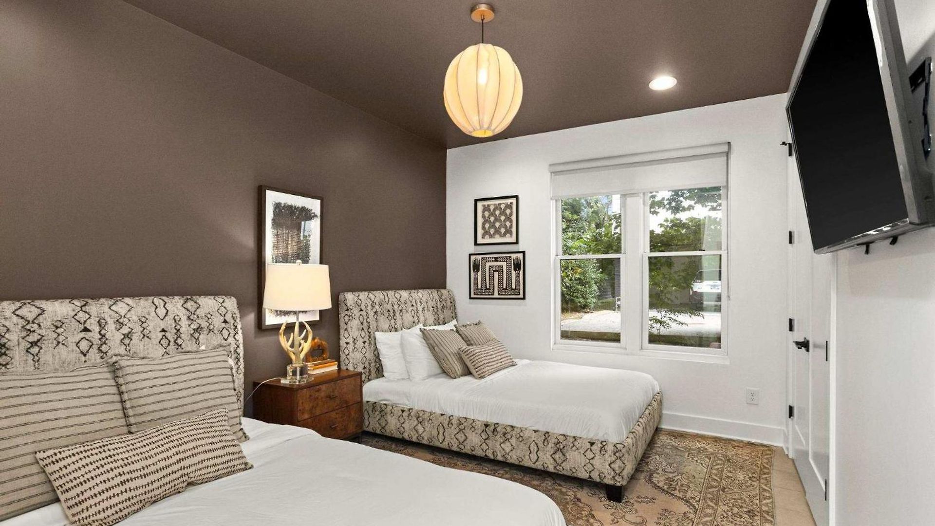 2 Units Sleeps 24 Nashville's Location Holiday home Nashville