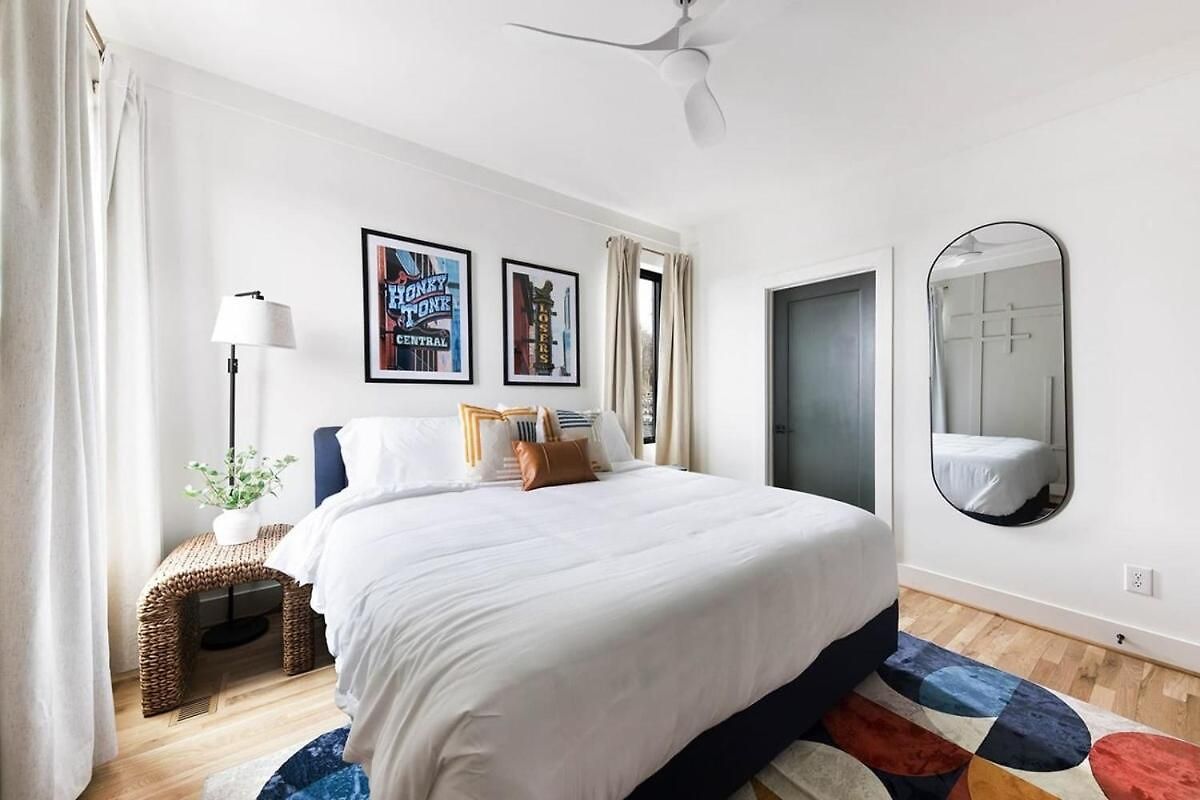 The Duet - Rooftop Lounge - 5 Mins To Broadway Holiday home *