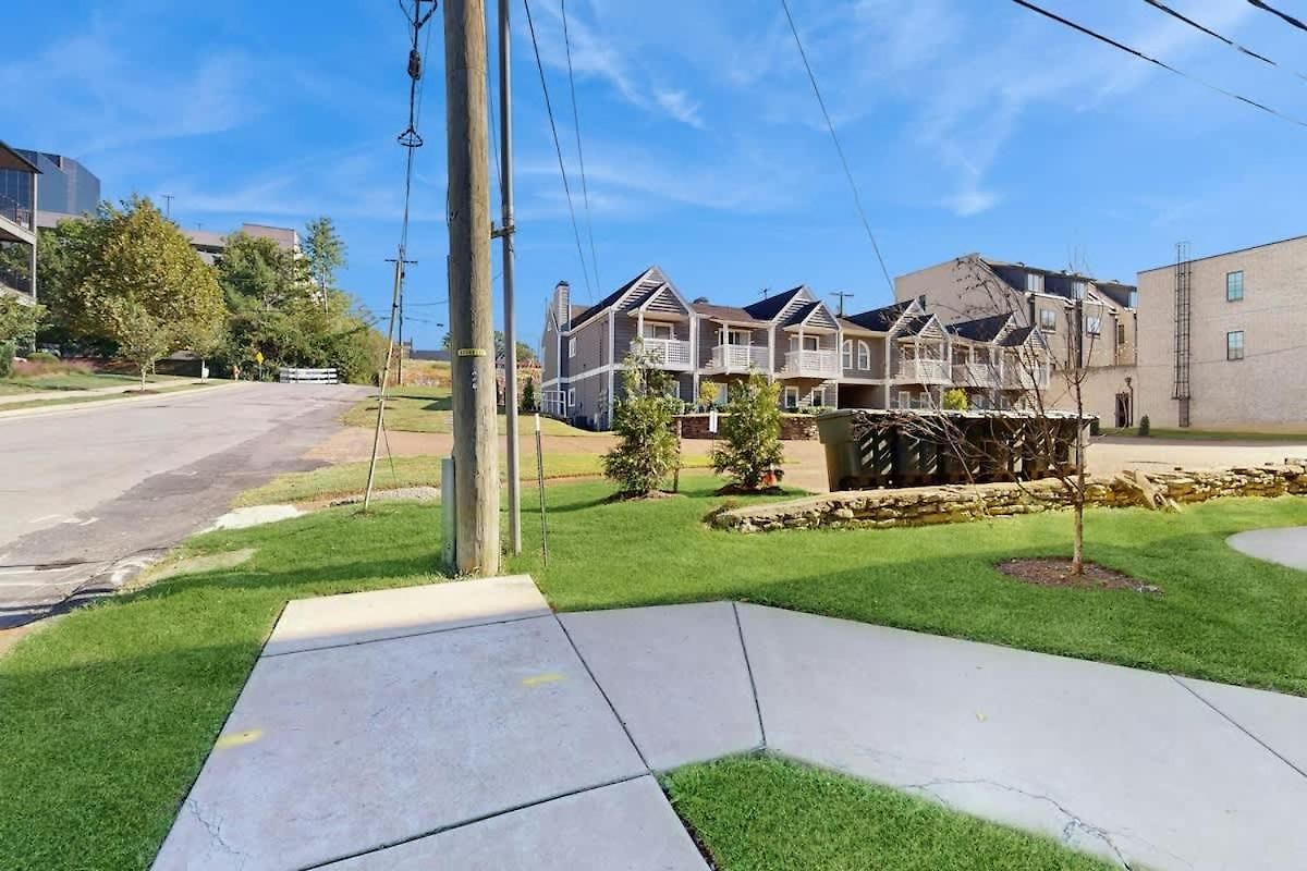 Downtown West End Retreat Near Broadway Holiday home *