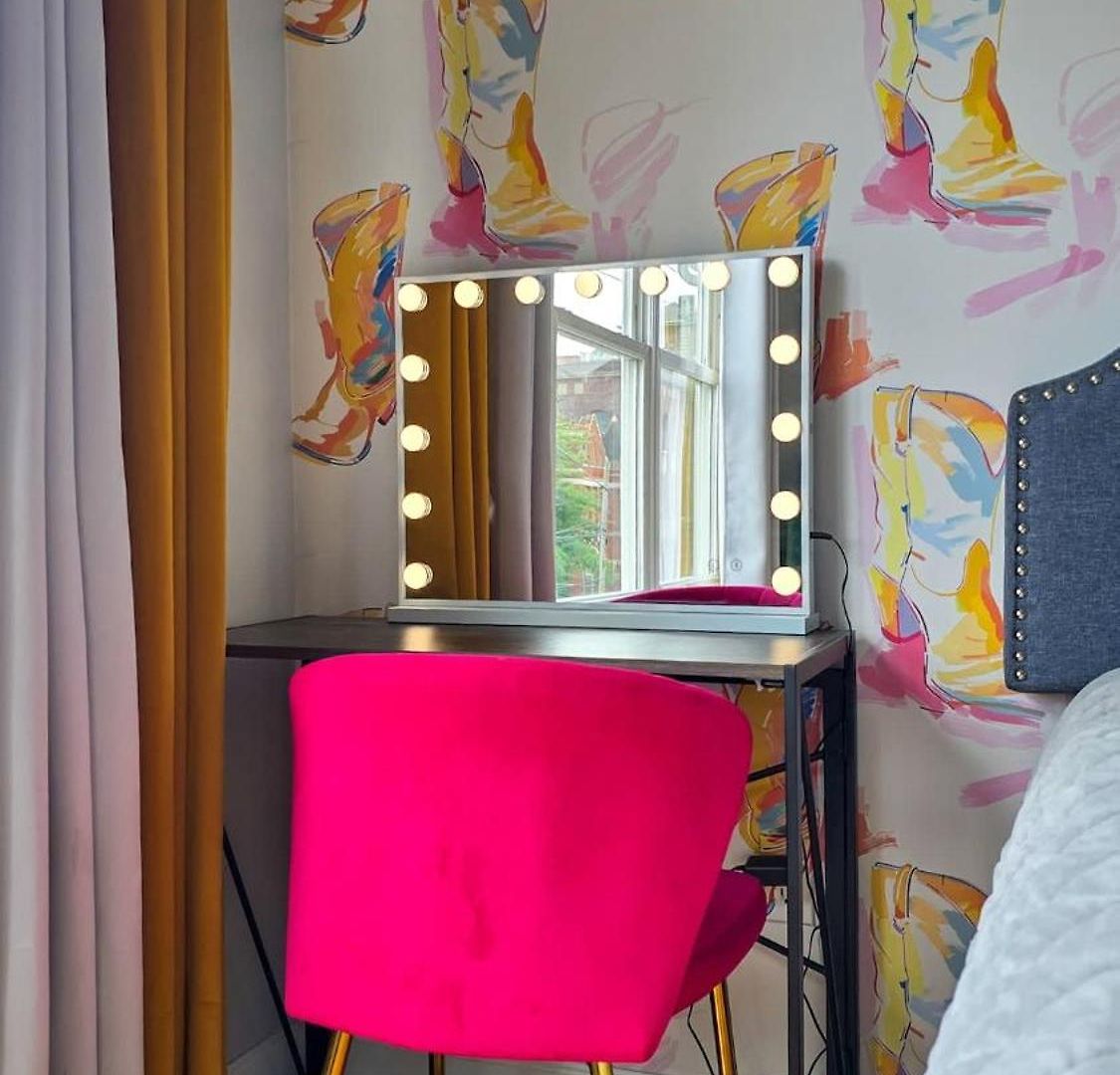 Lainey's Loft By Local *