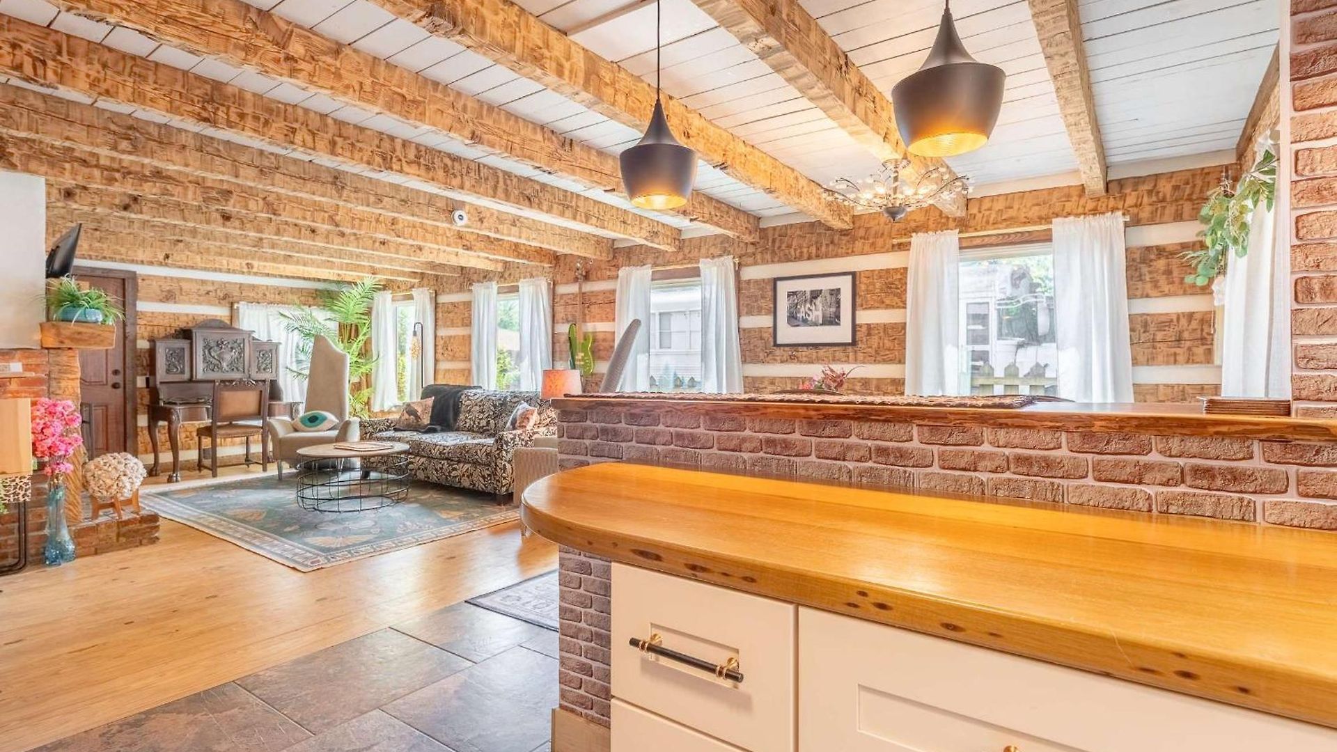The Magic Cottage- Artsy Escape With Hot Tub & Charm Holiday home *