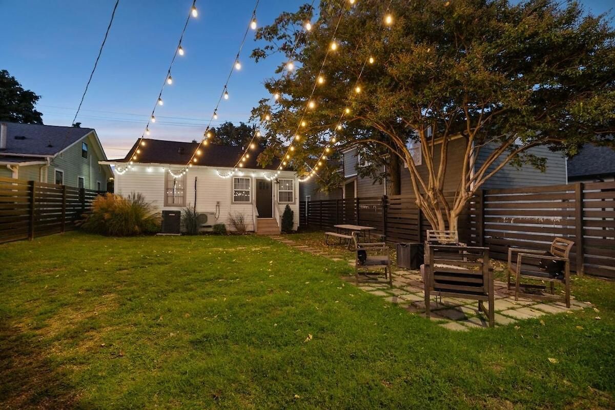 Holiday home Speakeasy. East Nash. Hot Tub. Mins To Broadway *
