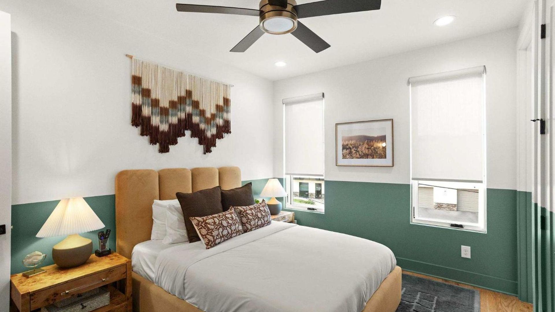 Holiday home 2 Units Sleeps 24 Nashville's Location *