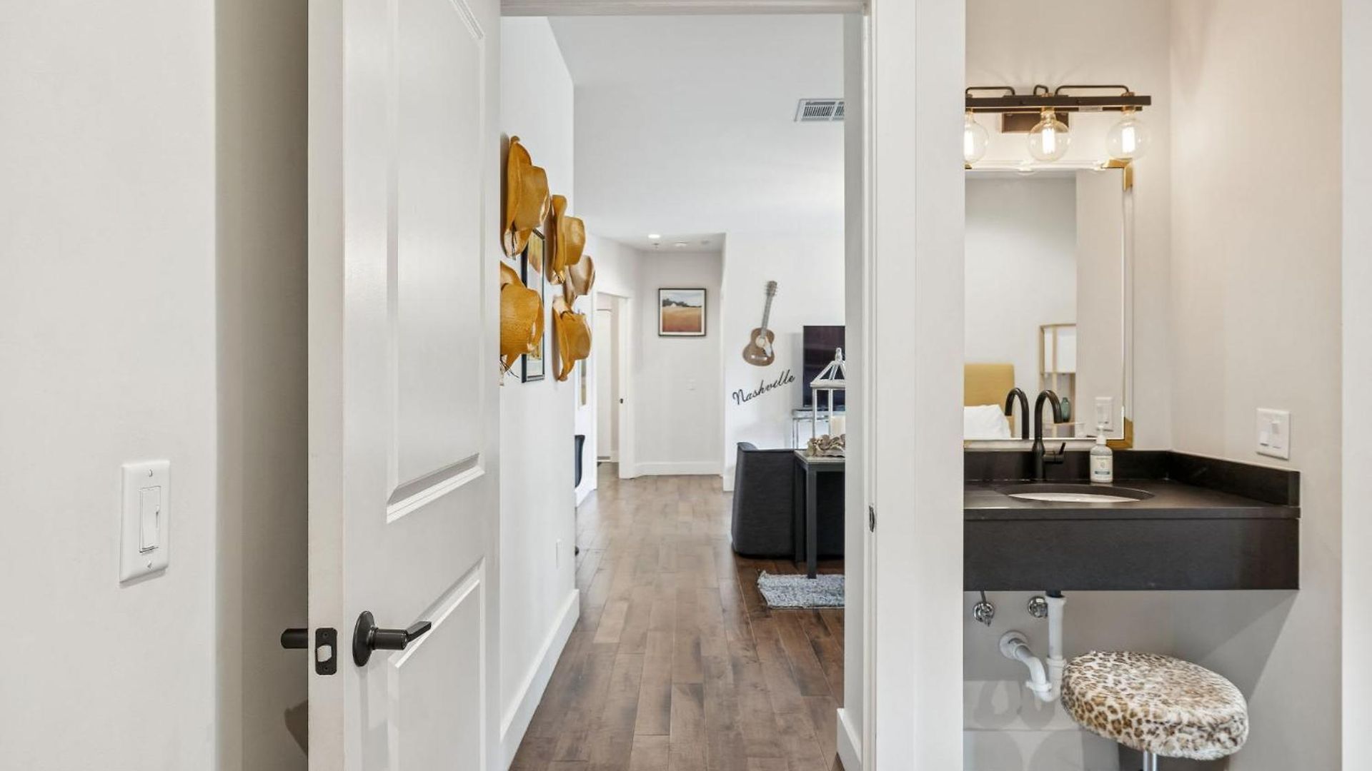 Luxury 2br Midtown Near Broadway & Pool Holiday home *