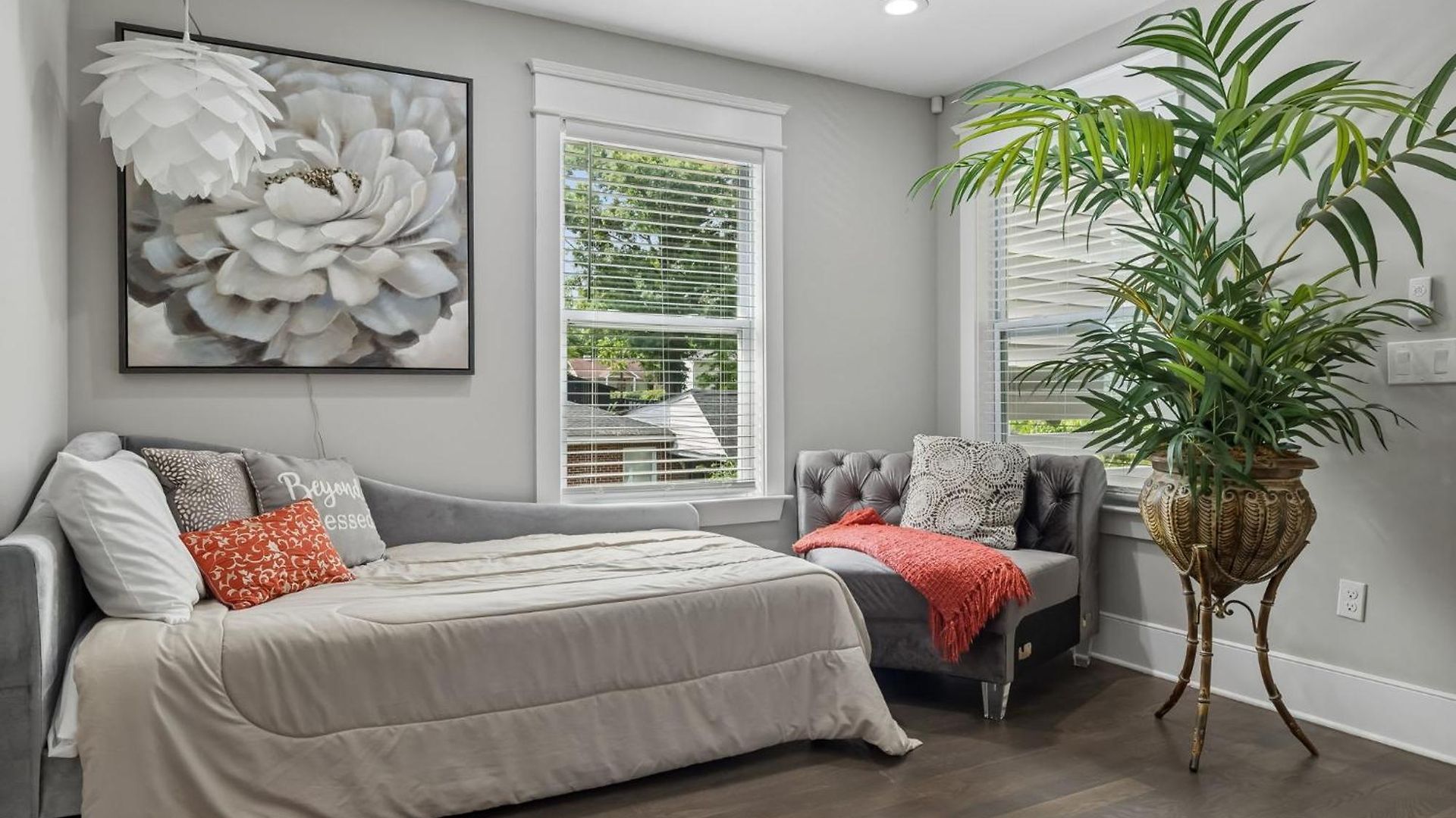 In Style Spacious Nash Near Broadway *