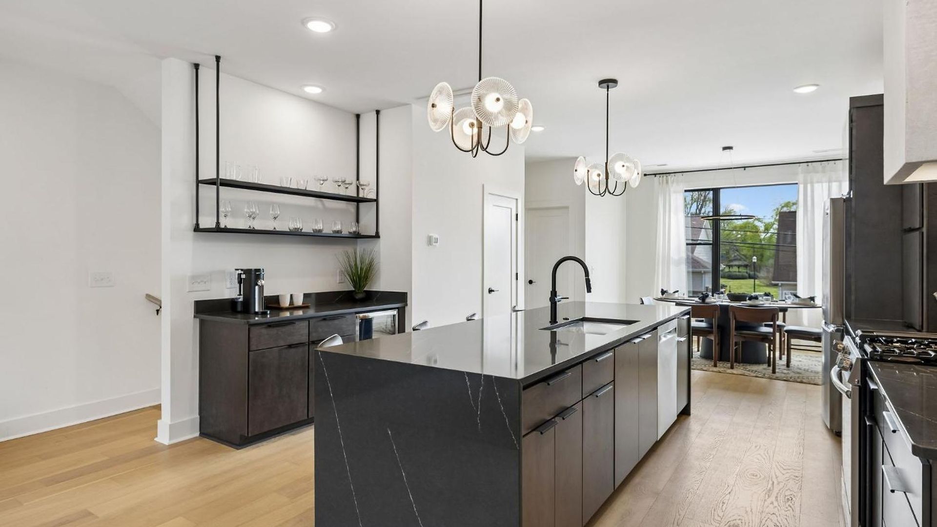 Sleek Trio Townhomes 9br 3 Hot Tubs * Nashville