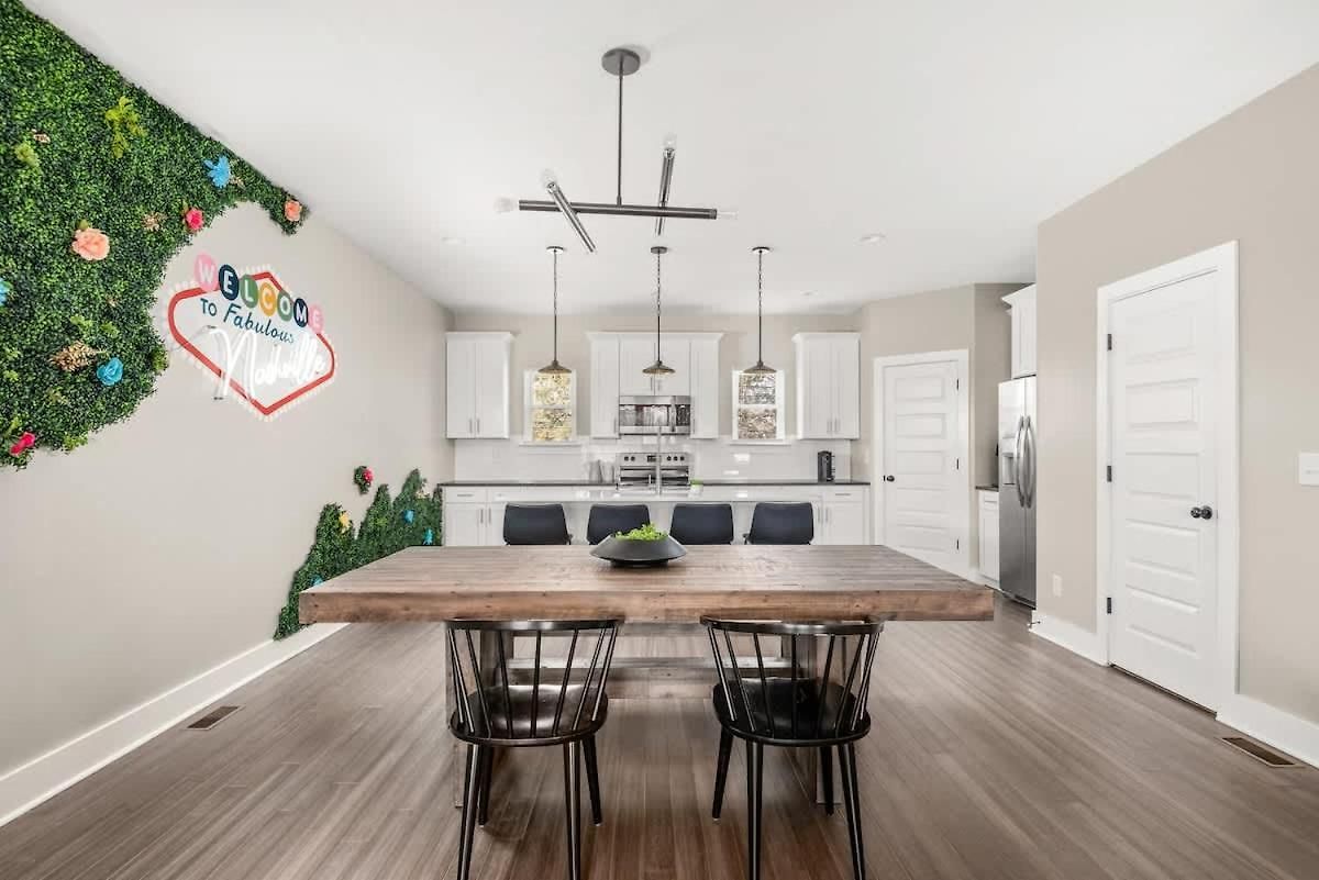 Luxury Townhome Rooftop Deck Near Broadway Nashville