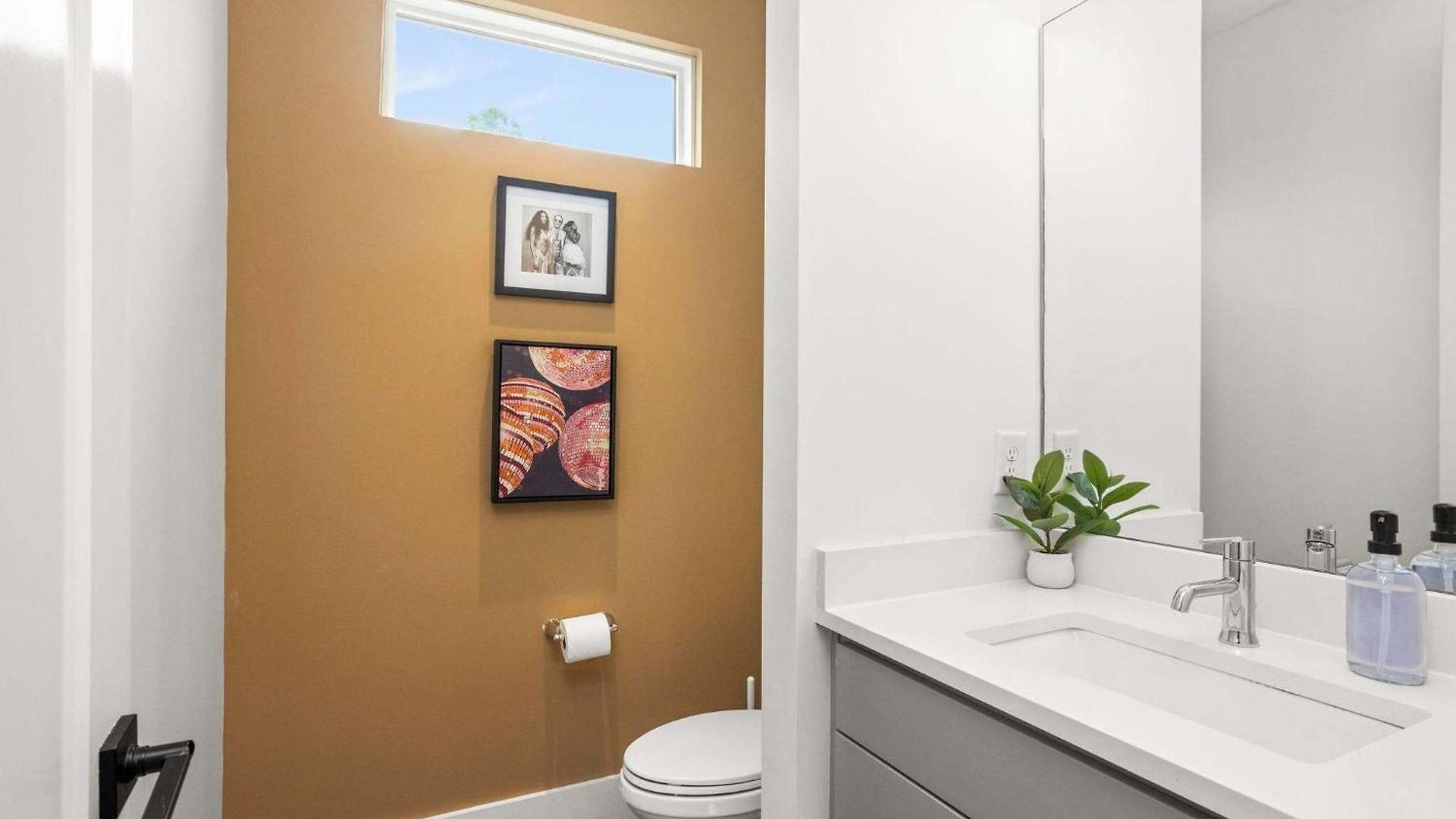 Sleeps 24 2 Units Broadway Gulch 12 South *