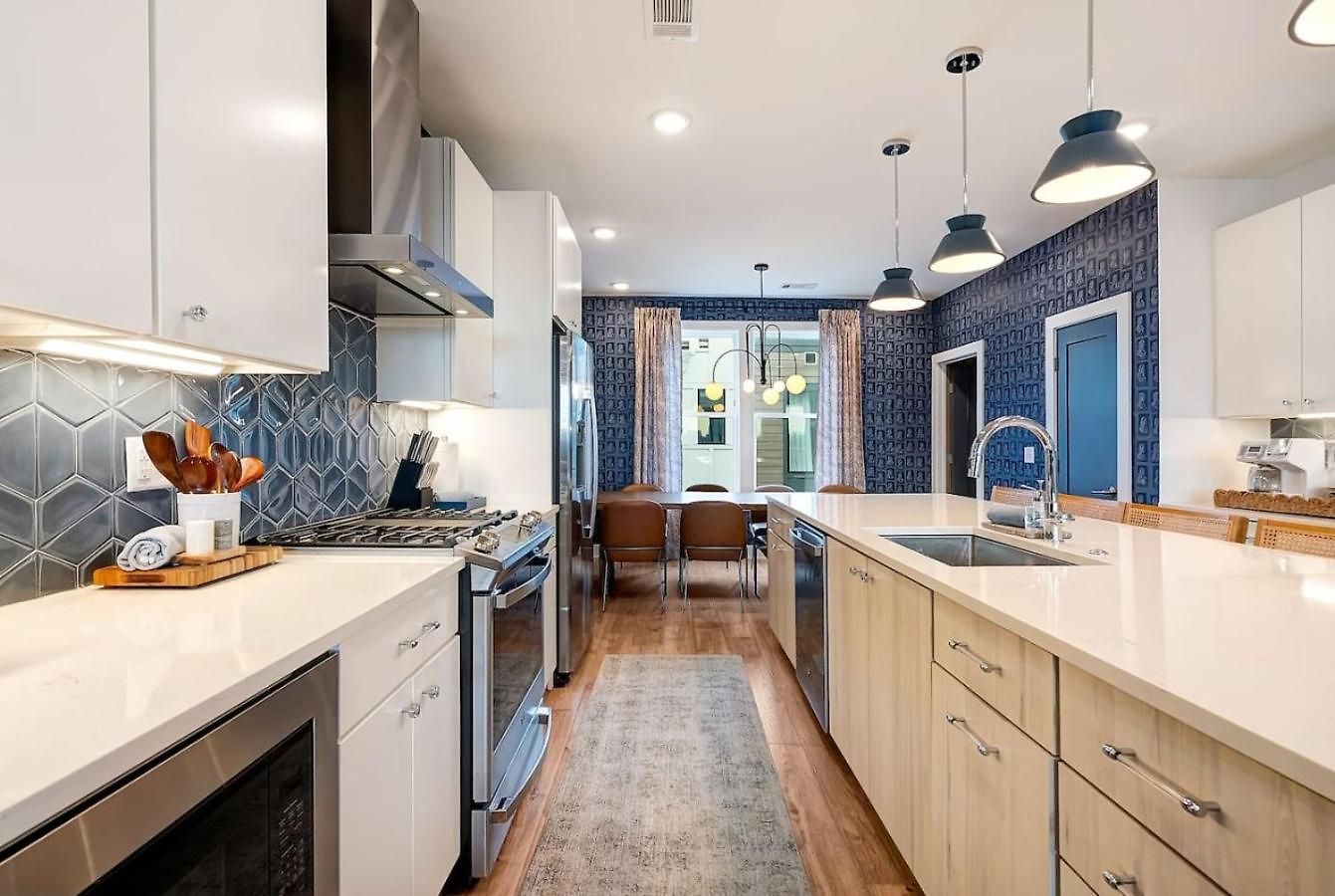 Holiday home Elegant With Downtown Views Rooftop Hot Tub And Garage Nashville