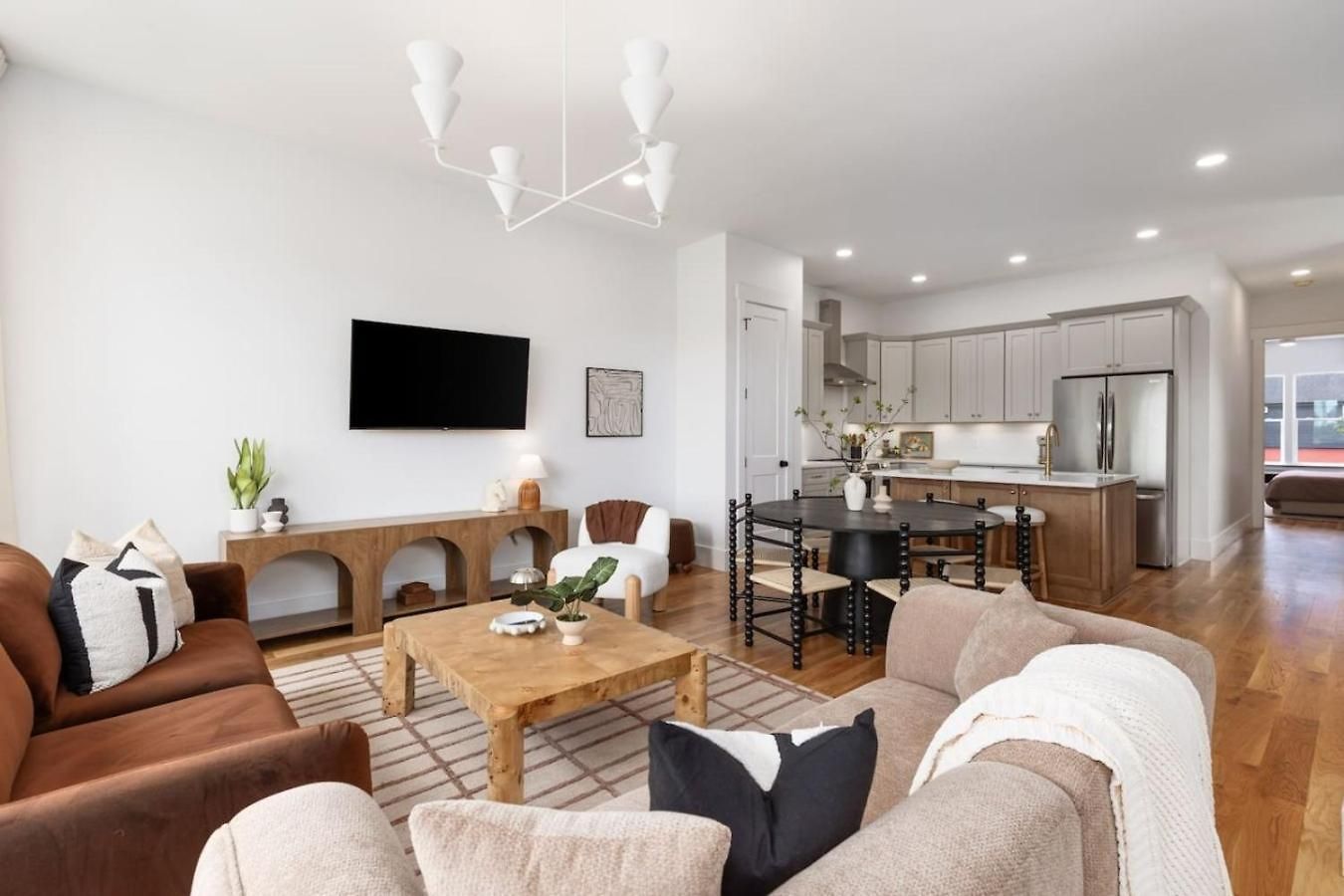 12 South With Rooftop Sauna, Wet Bar, And Two Car Garage * Nashville
