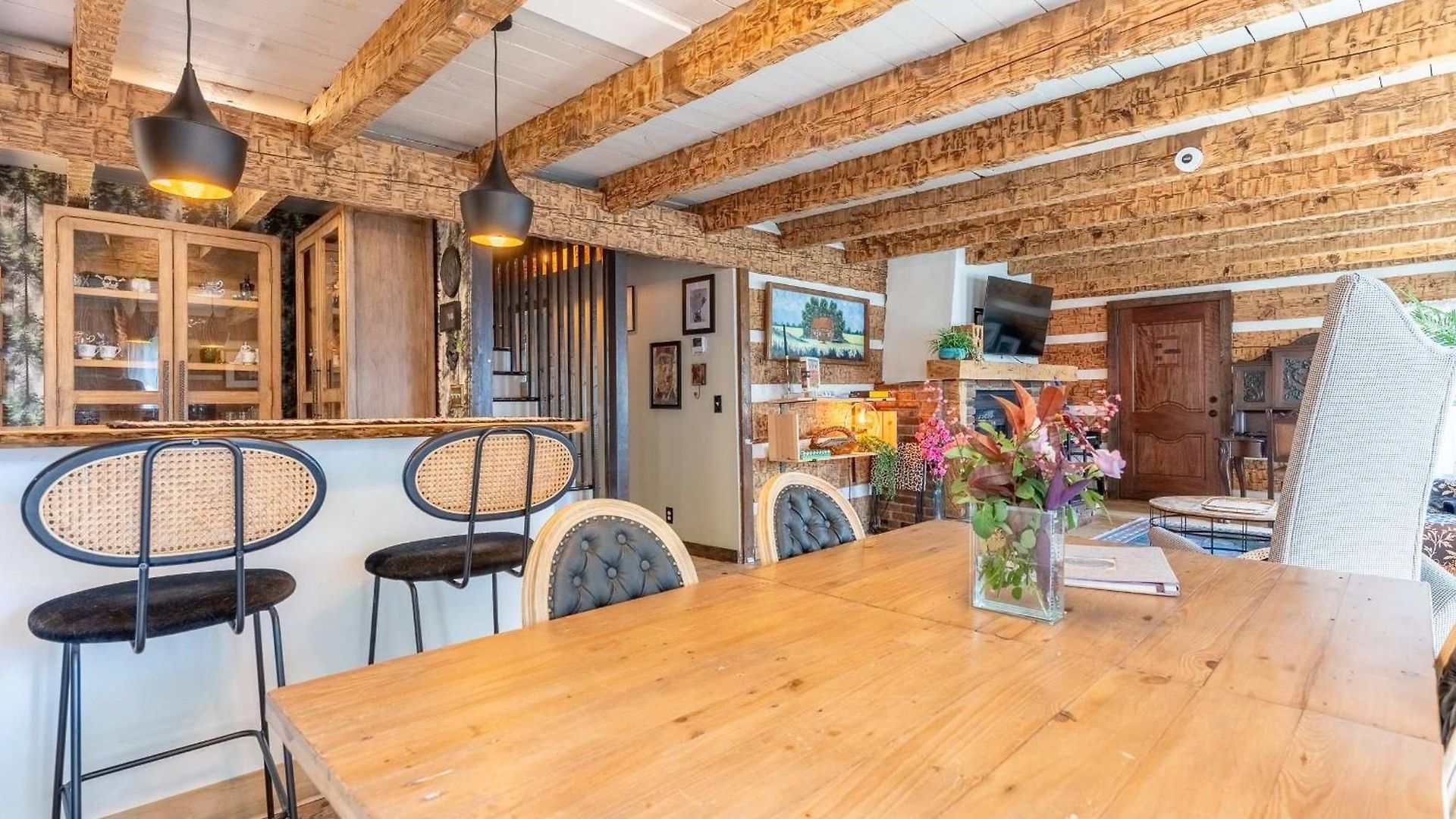 The Magic Cottage- Artsy Escape With Hot Tub & Charm *