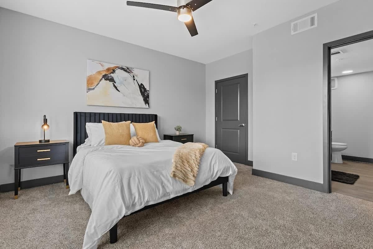 Holiday home Luxe 2br W Views Near Broadway & Music Row